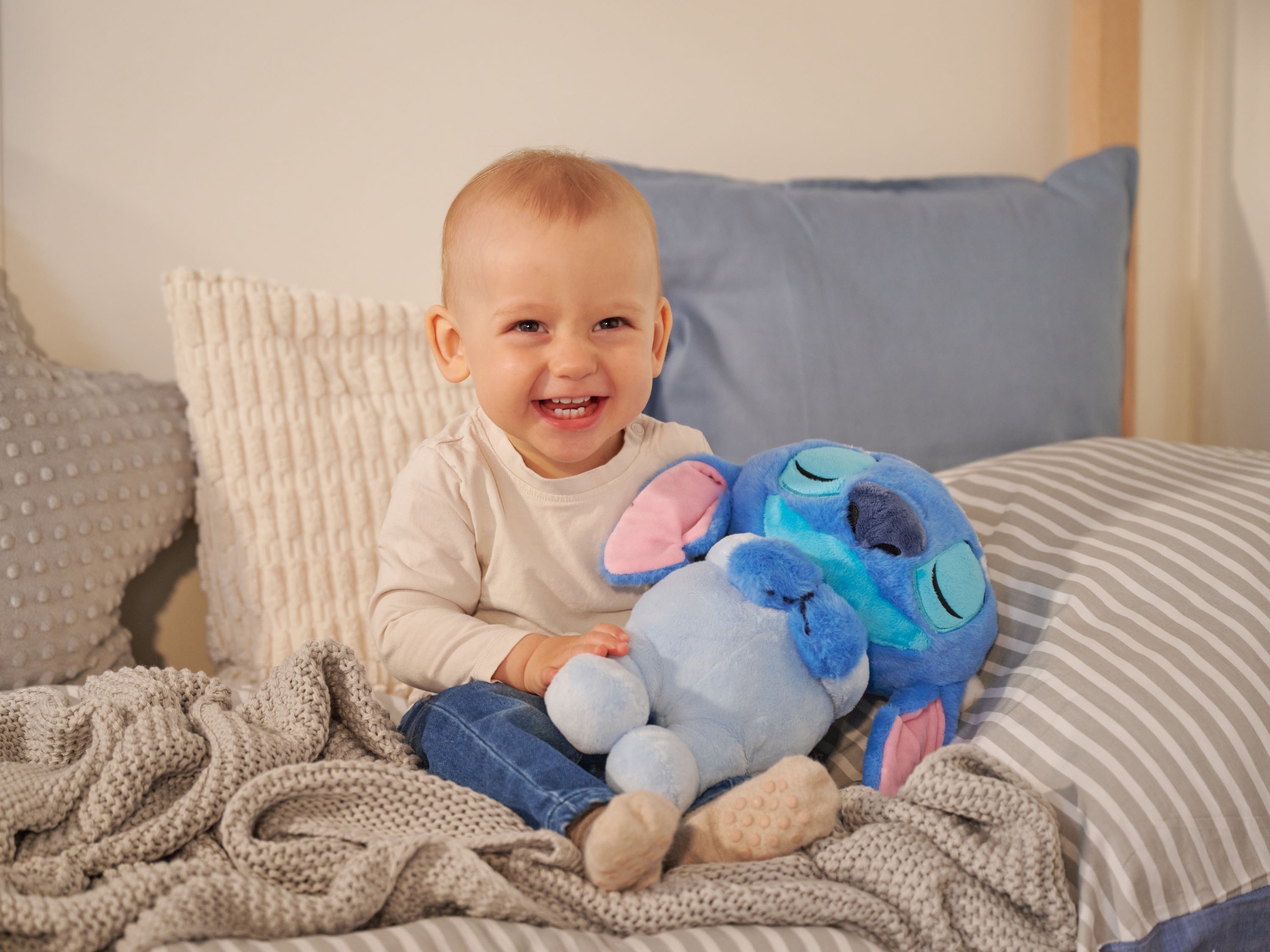 SIMBA Plüschfigur »Disney Schlafender Stitch, 31 cm«