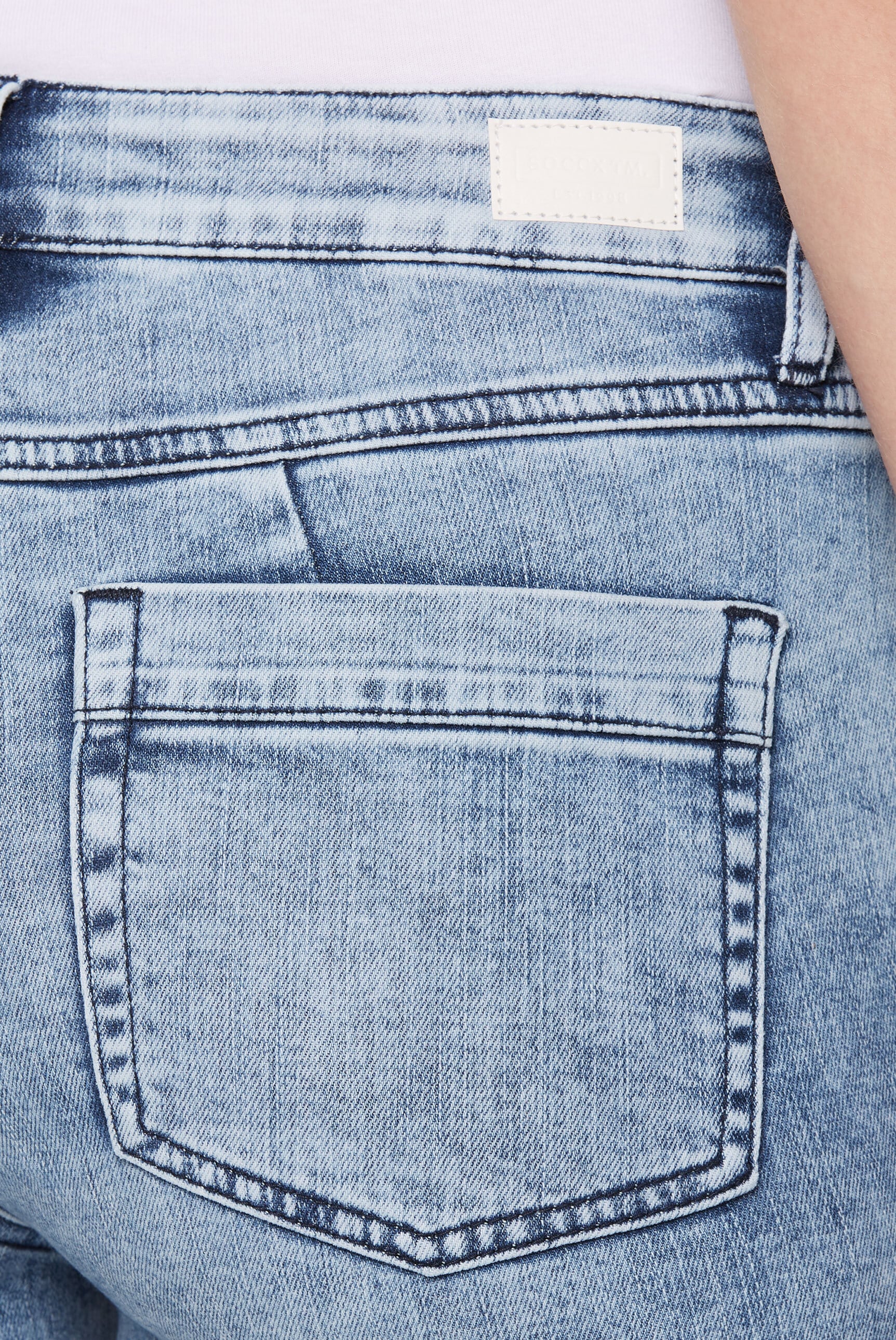 SOCCX Jeansshorts, mit Schlitz am Saum