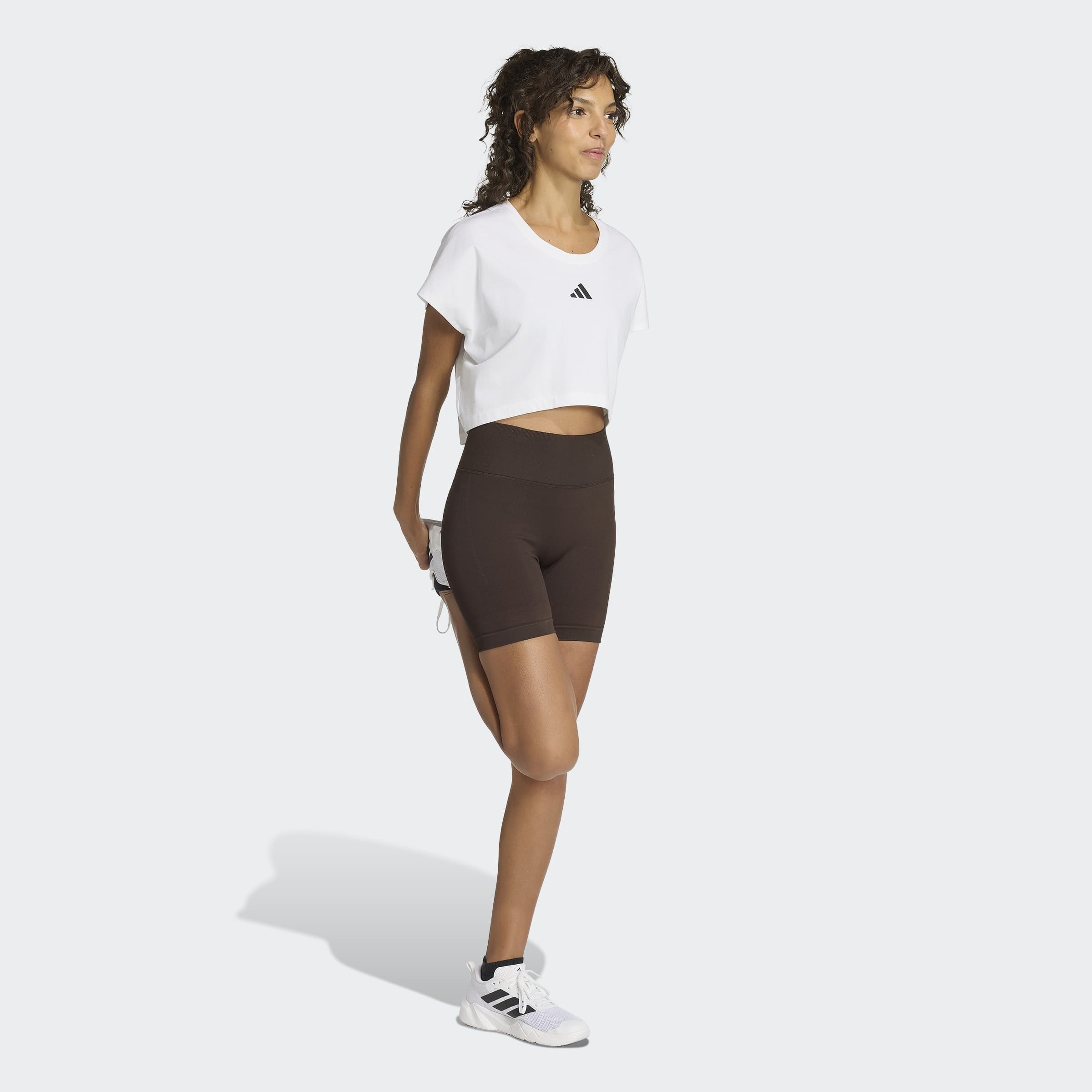 adidas Performance Shorts »WE SCRUNCH SHO«  eng anliegende Passform, für Fitness und Sportmode, sportlicher Stil