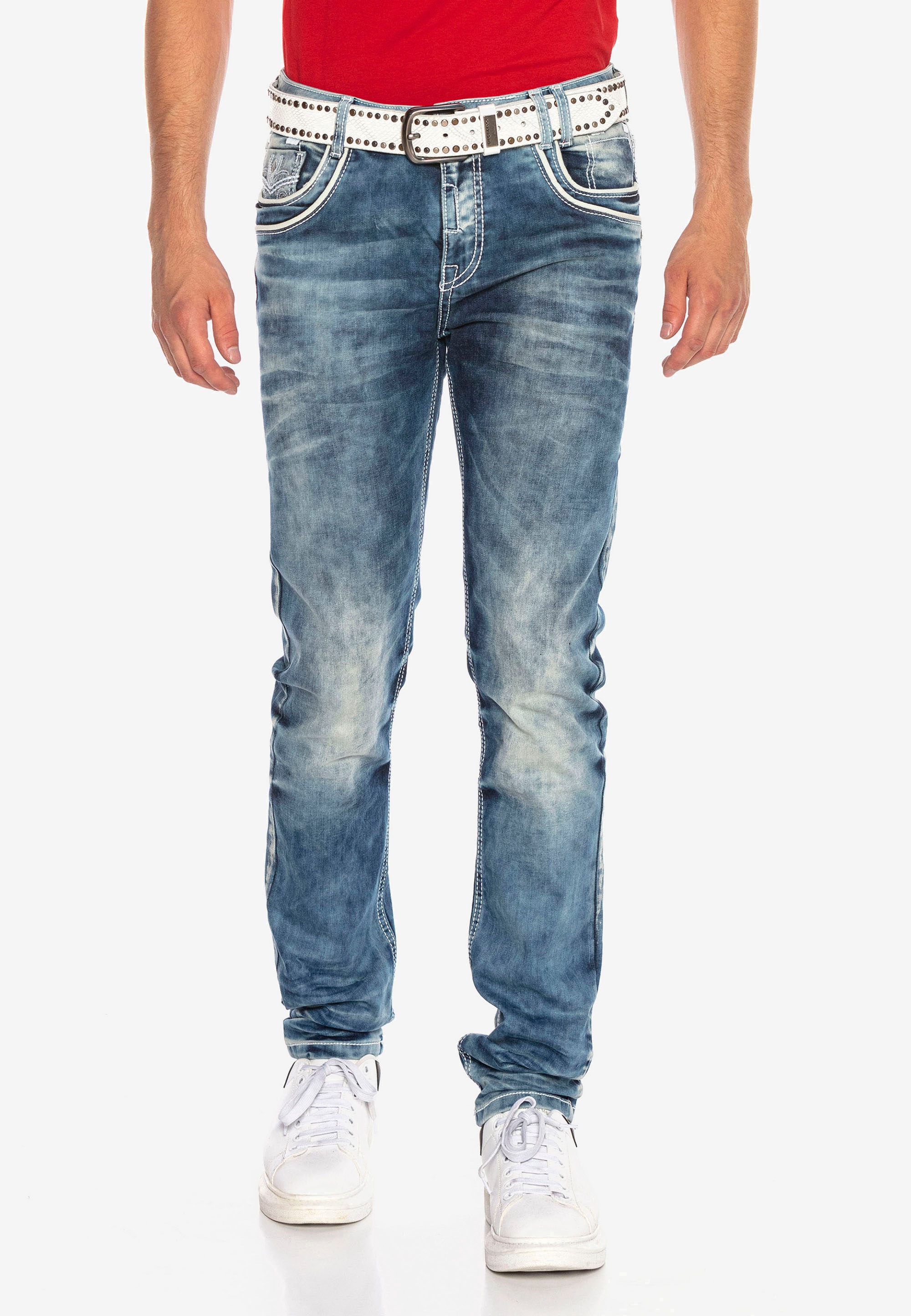 Cipo & Baxx Bequeme Jeans, mit dezenten Nähten in Straight Fit
