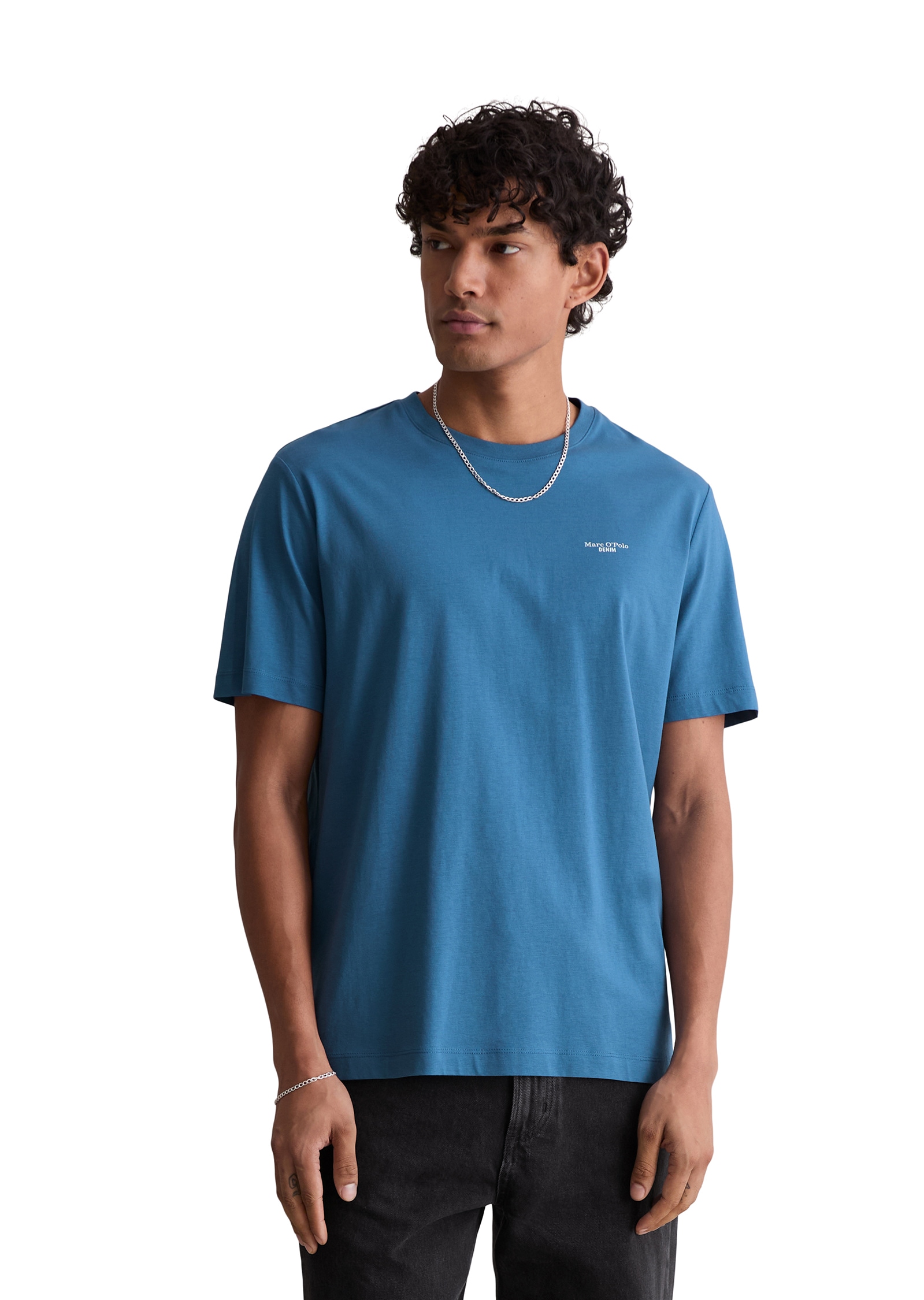 Marc OPolo DENIM T-Shirt Ein dezenter Logo-Print auf der Brust