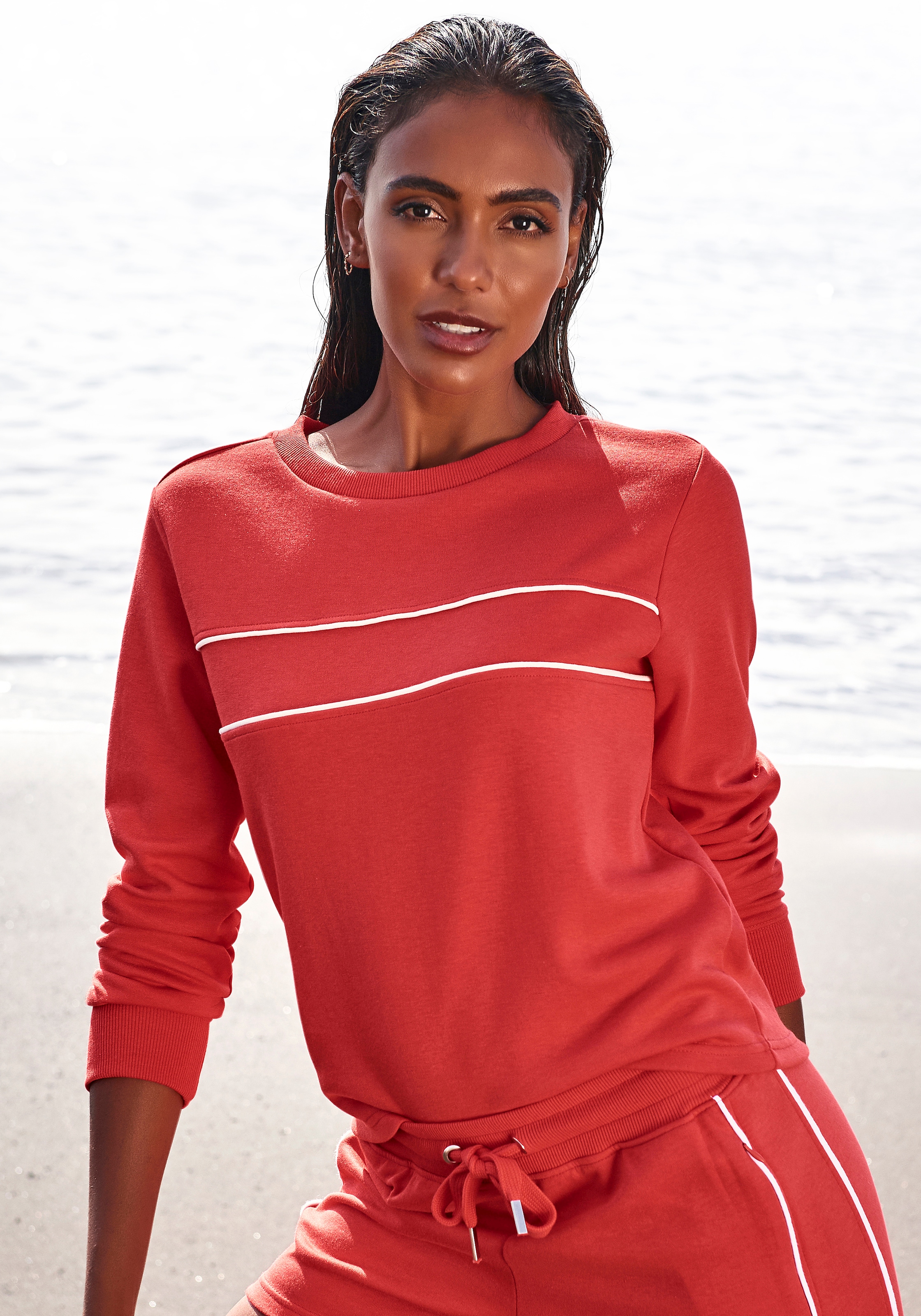 H.I.S Sweatshirt, mit Piping auf der Brust, Loungewear