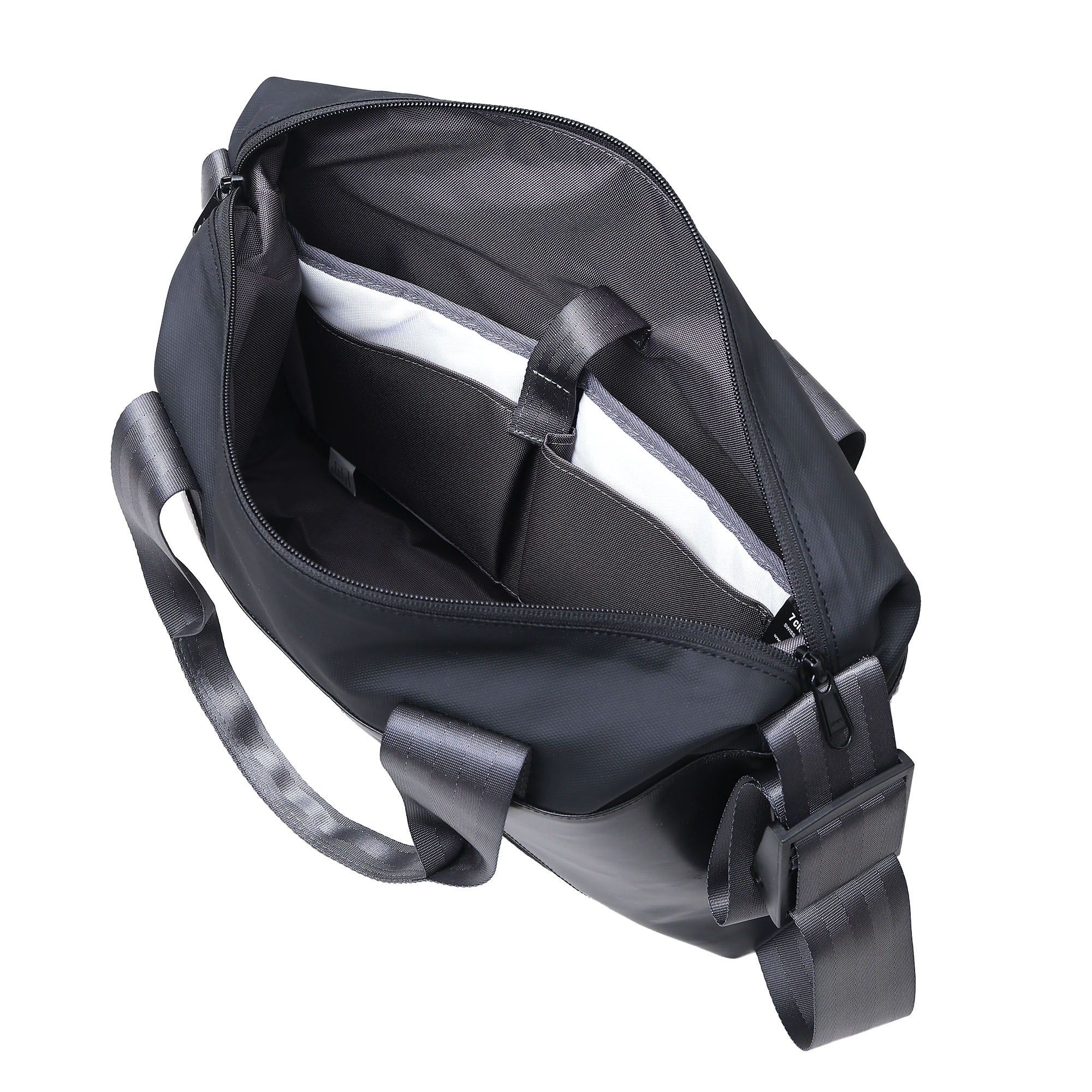 7clouds Umhängetasche »Erkan 7.1« mit recyceltem PET