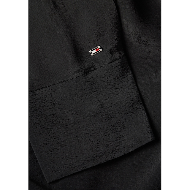 Tommy Hilfiger Blusenkleid »FLUID VISCOSE CREPE KNEE DRESS«, mit Logopatch  online bestellen | BAUR
