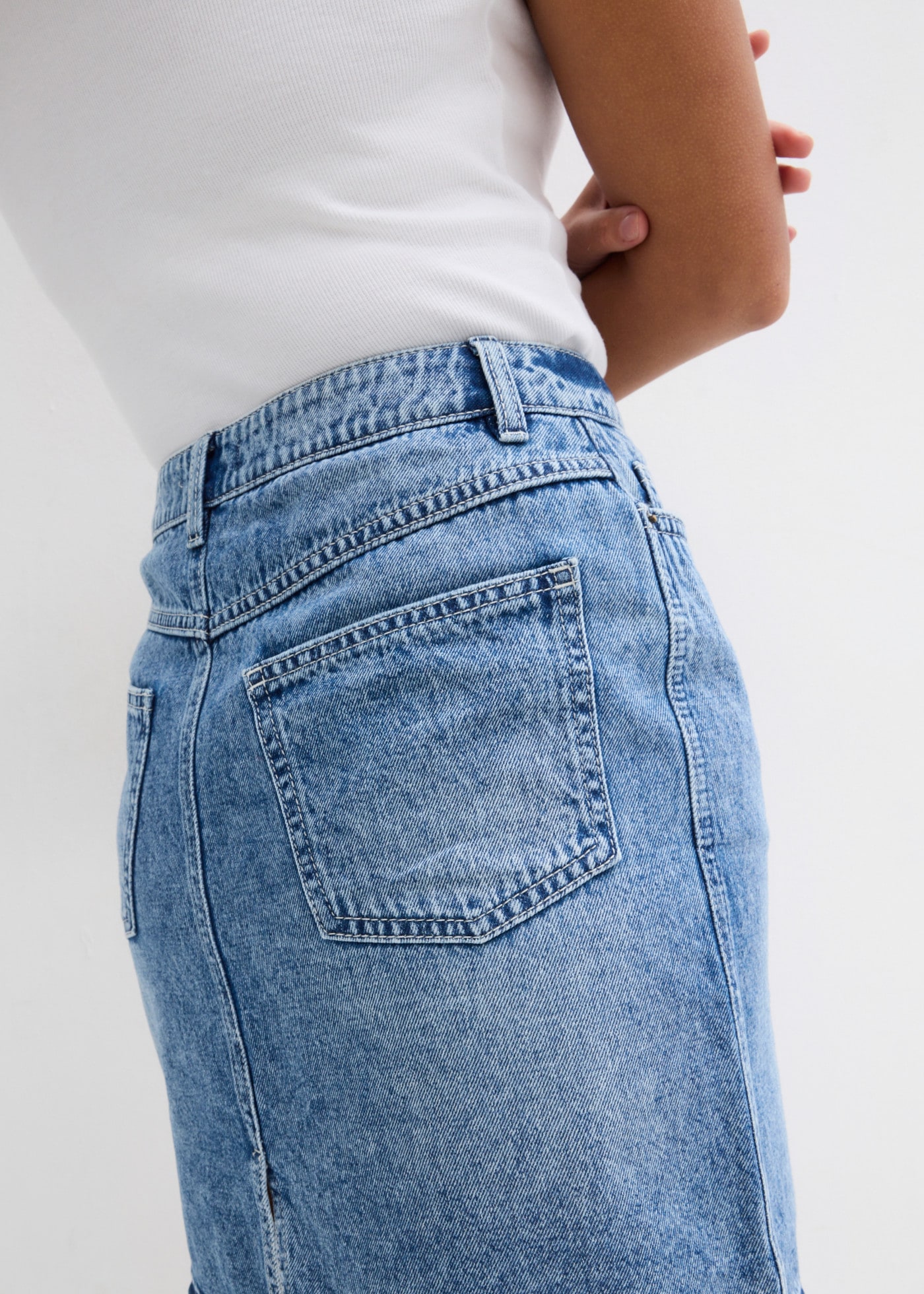 bonprix Jeansrock regular fit, mit hinterem Schlitz, aus Baumwolle