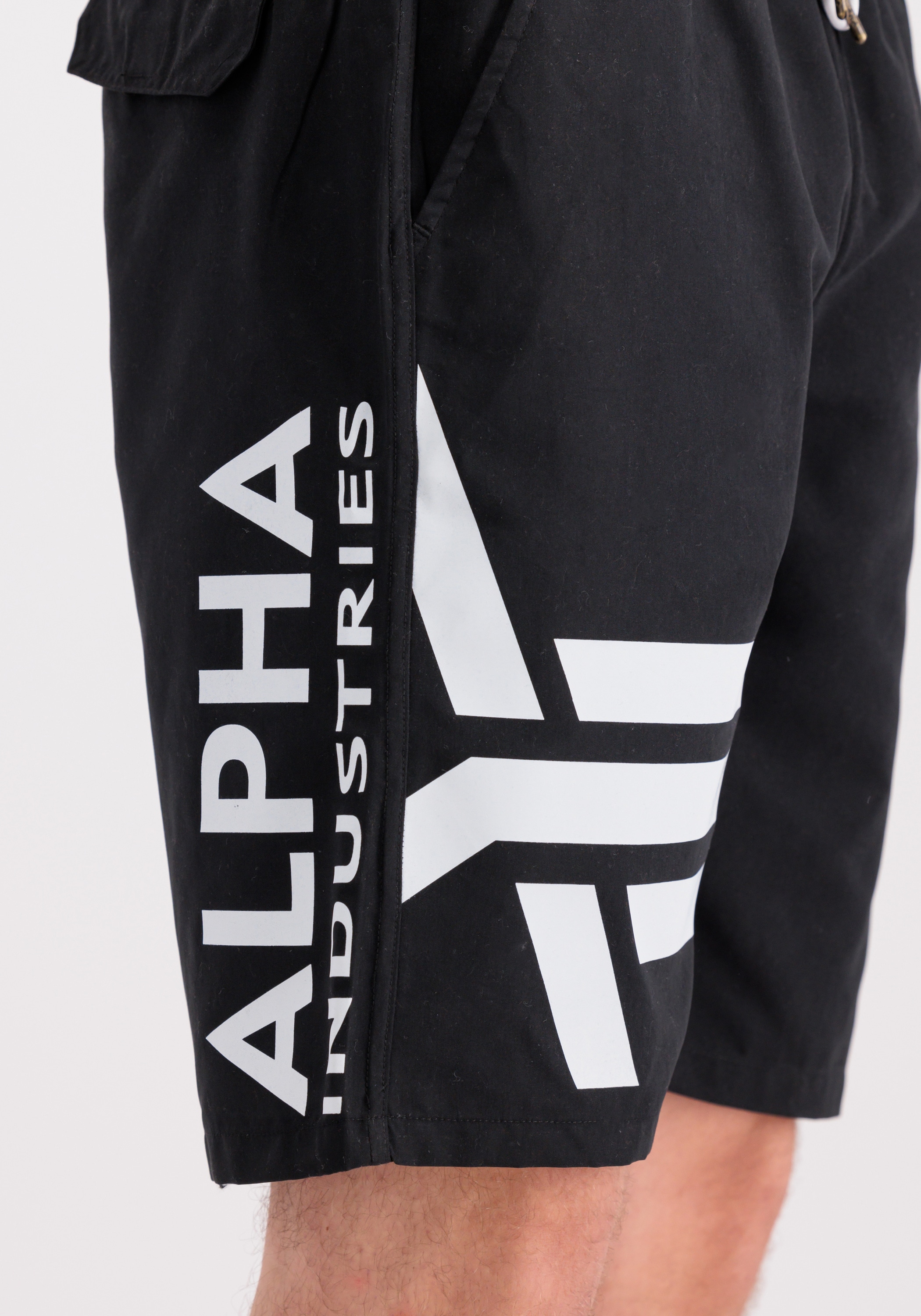 Alpha Industries Shorts »Alpha Industries Men - Beachwear Side Print Board Short«