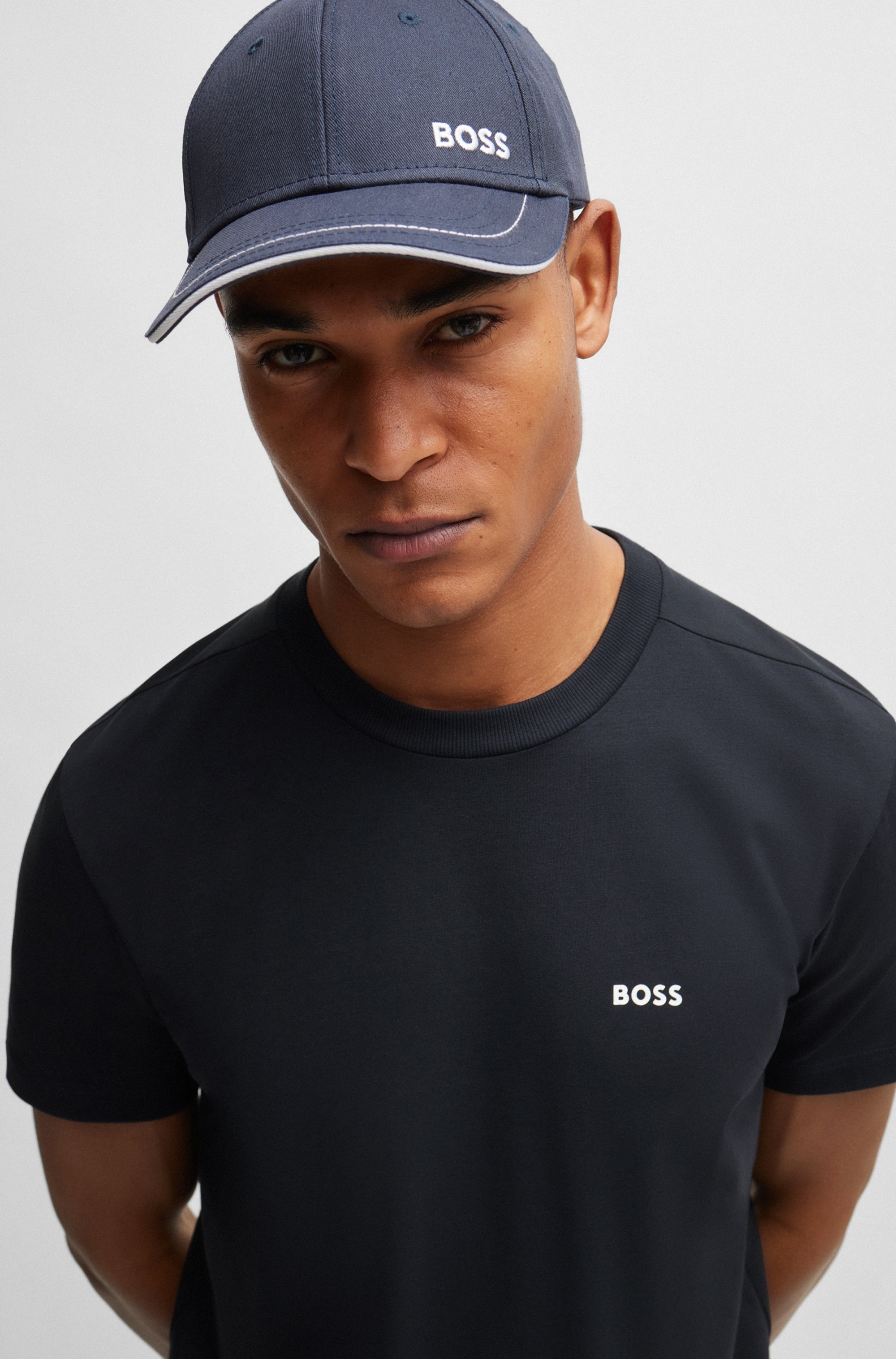BOSS GREEN Rundhalsshirt »Tee«, mit gummiertem Kontrast-Logo