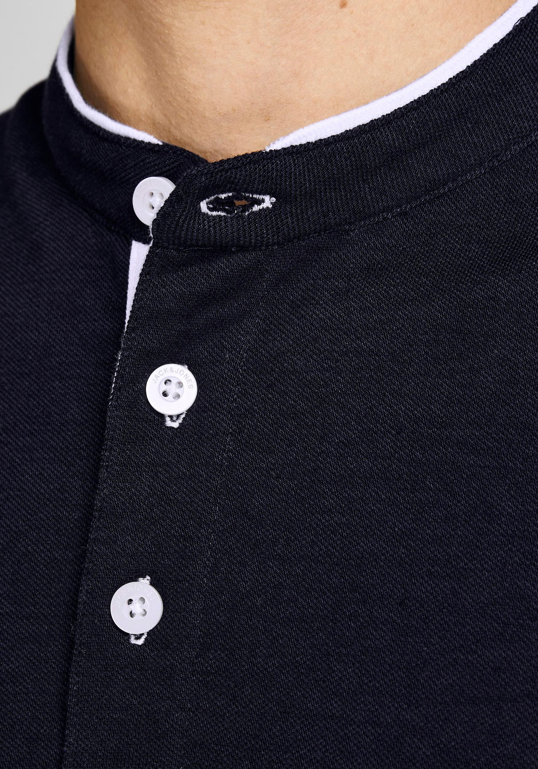 Jack & Jones Kurzarmshirt »PAULOS MAO POLO«, mit kontrastfarbiger Kante am schmalen Stehkragen und am Ärmelsaum