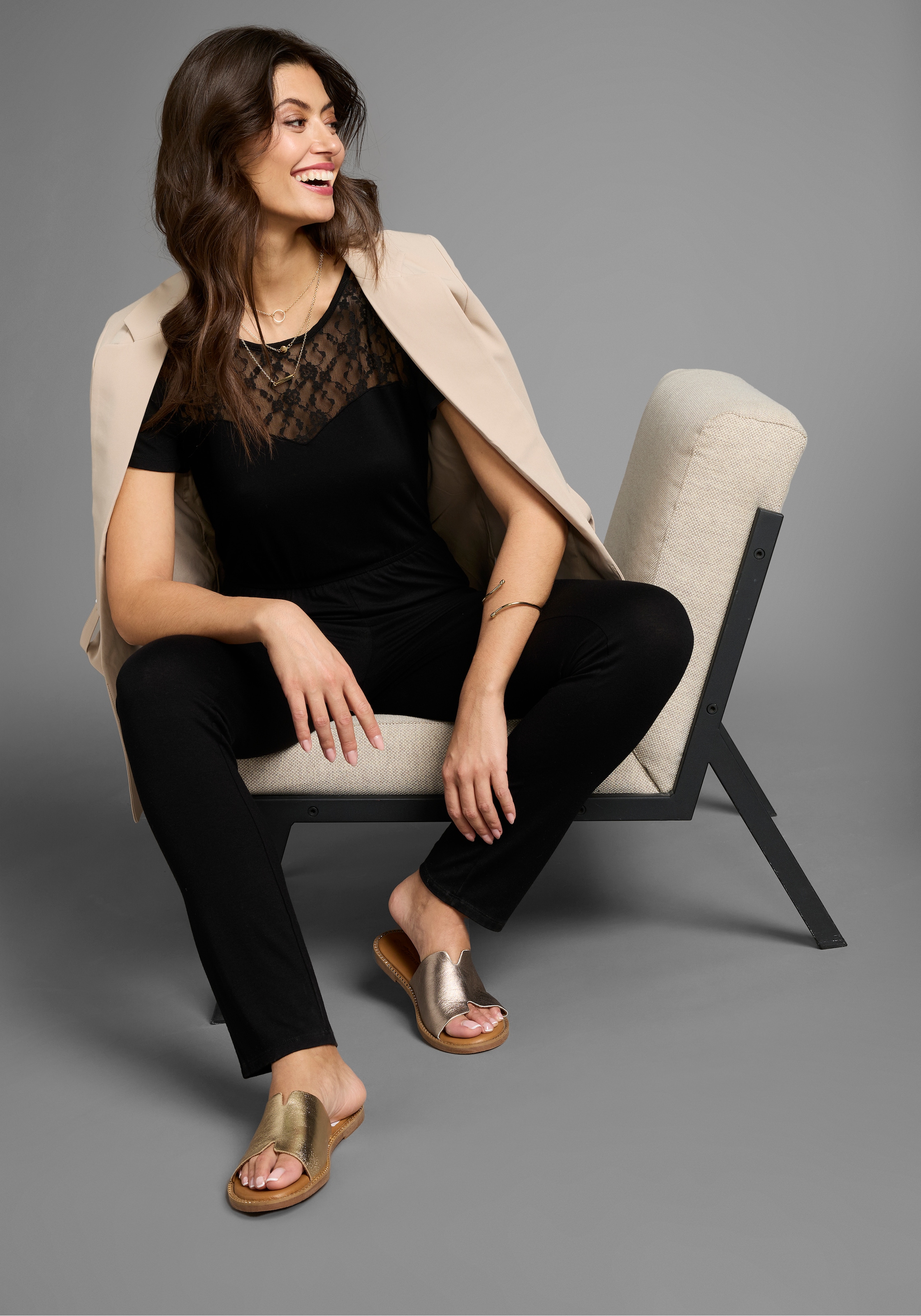 Laura Scott Jumpsuit, mit Spitzeneinsatz & bequemen Gummizugbund - NEUE KOL günstig online kaufen
