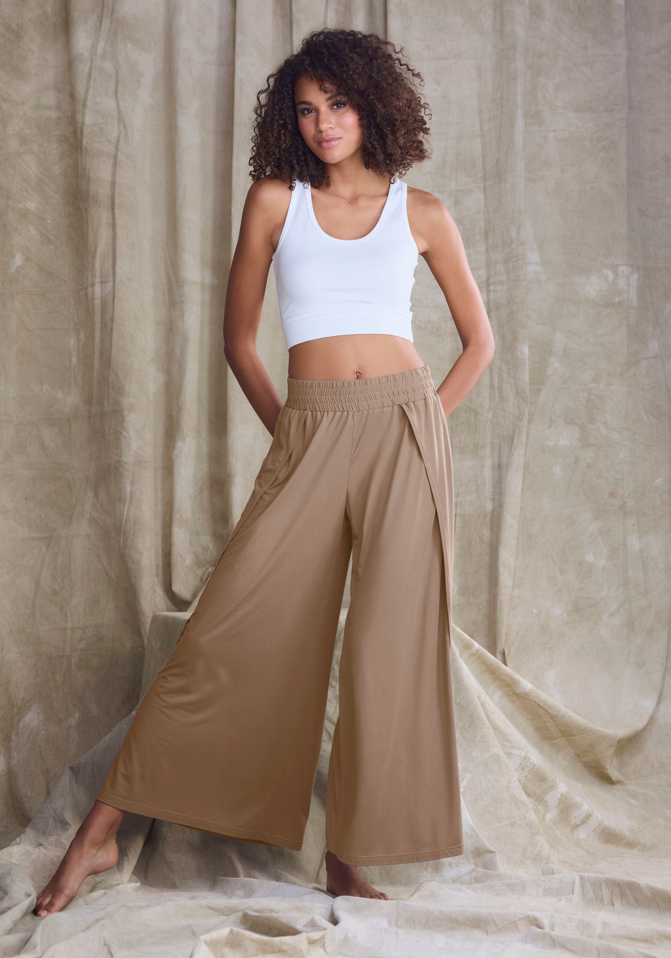 Thumbnail - LASCANA Haremshose mit überlappenden Seitennähten