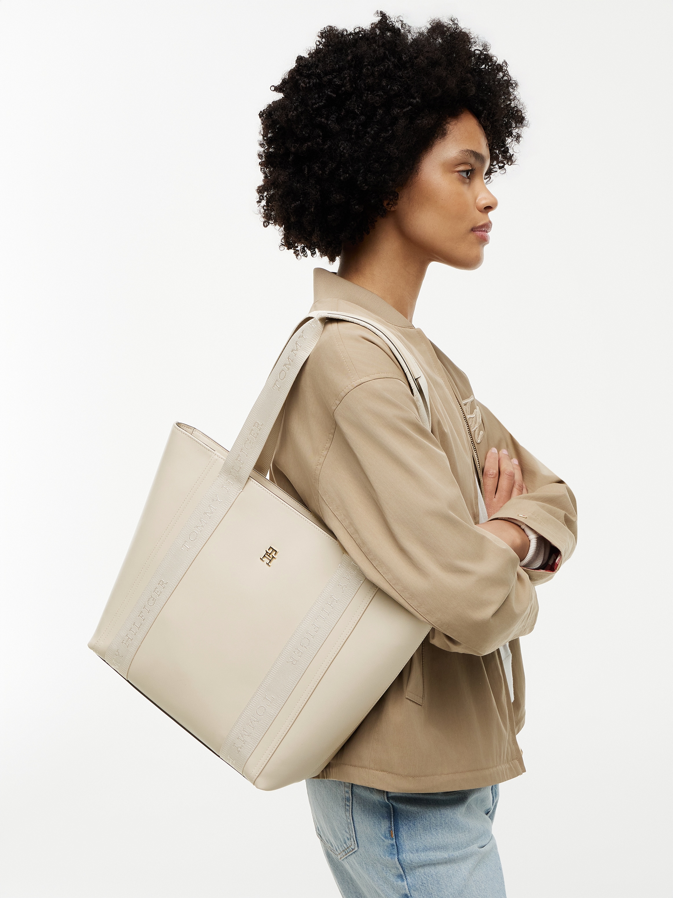 Tommy Hilfiger Tragetasche »IM LATAM LOGO TOTE« Damen Schultertasche, Handtasche mit Logoschriftzug
