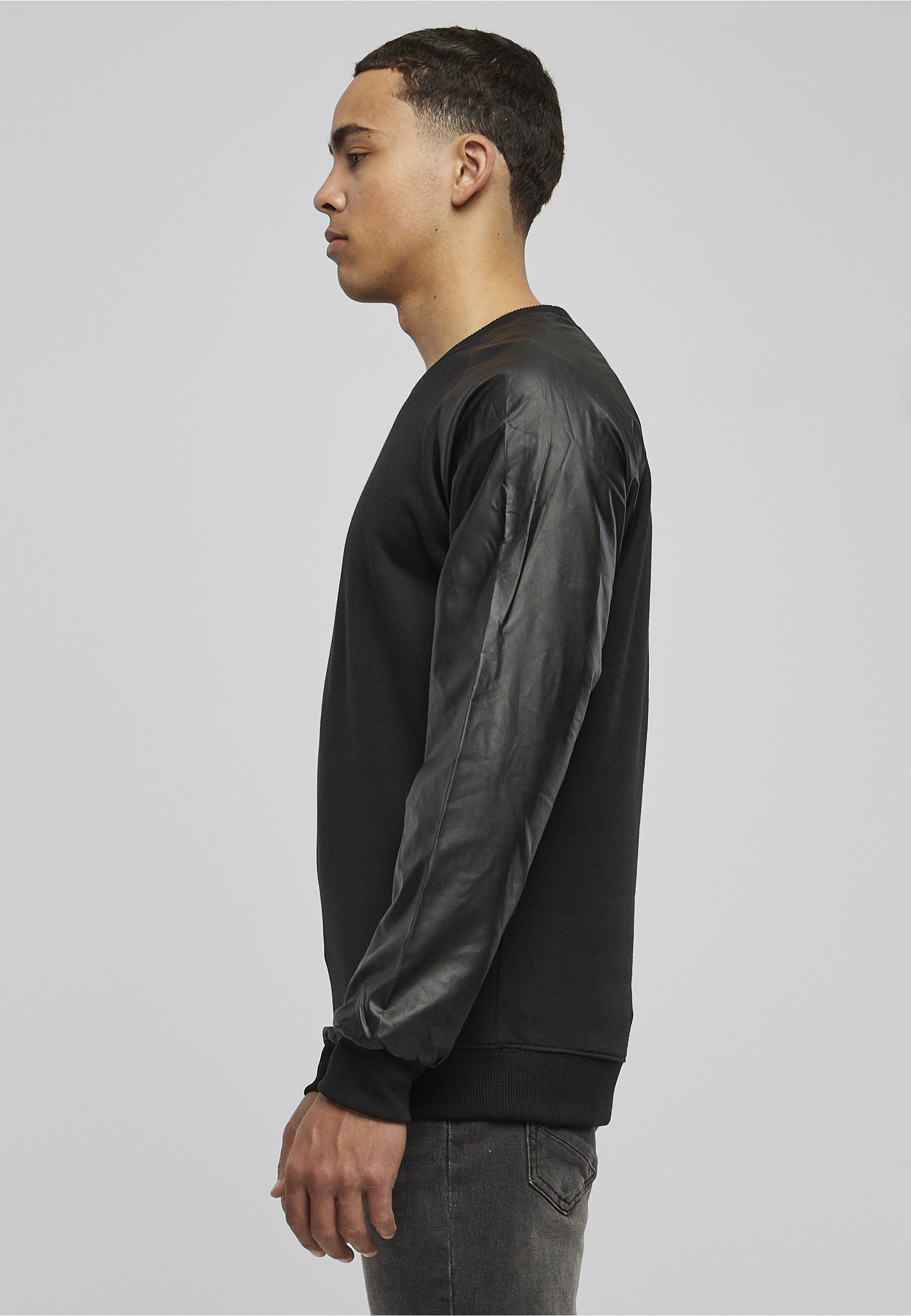 URBAN CLASSICS Sweatshirt »Urban Classics Herren Raglan Leather Imitation Crew«, 1 Stk.
