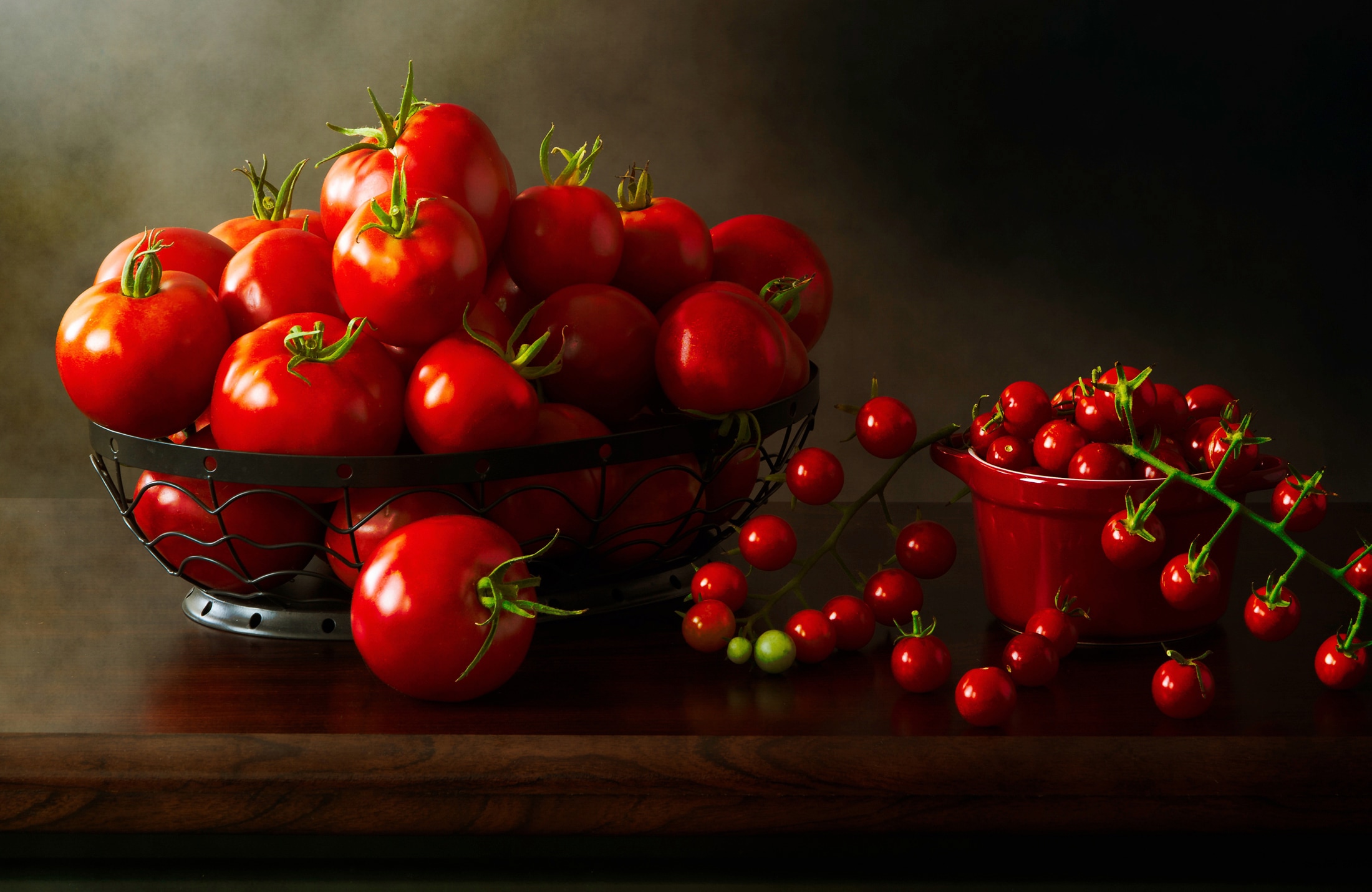 Papermoon Fototapete "Photo-Art DARLENE HEWSON, ZU VIELE TOMATEN"