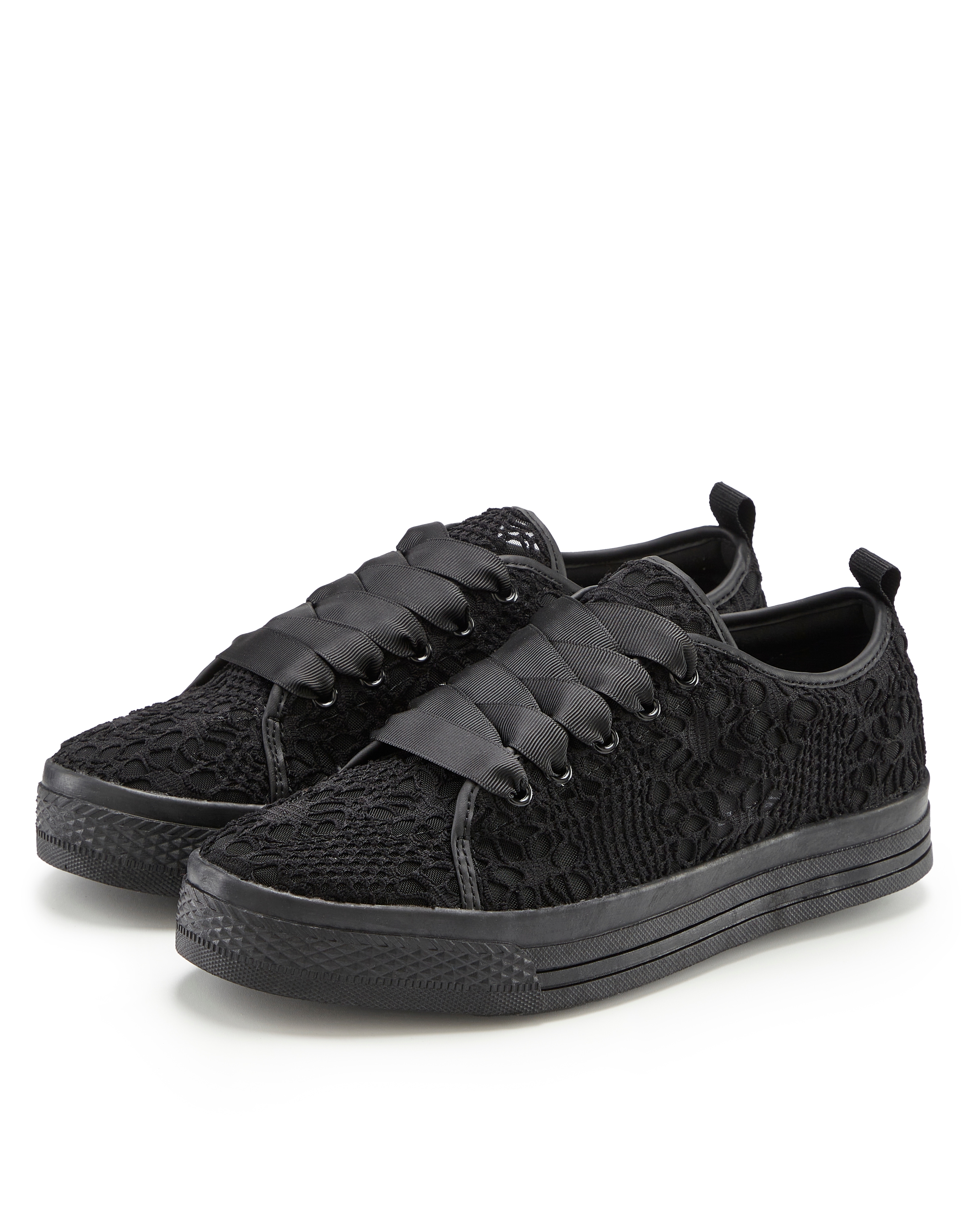 LASCANA Sneaker "Schnürhalbschuhe, Freizeitschuhe," mit leichter Plateausohle und Spitze VEGAN