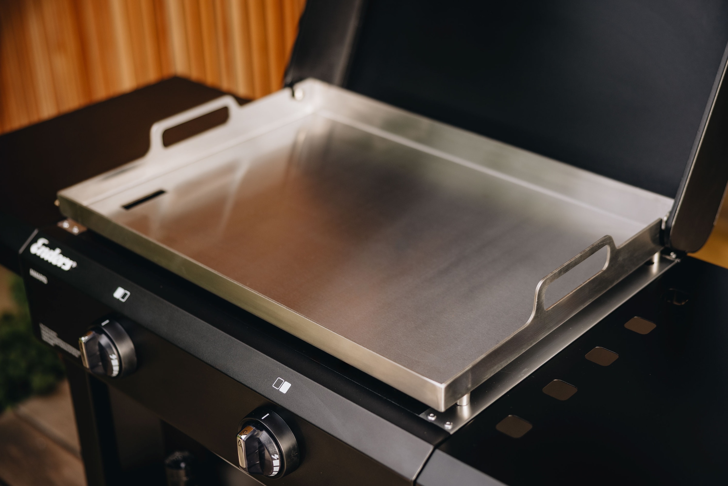 Enders® Gasgrill »Amaro 2« Planchagrill, mit Ablage, Klappbarer Seitentisch, Grillrost Edelstahl