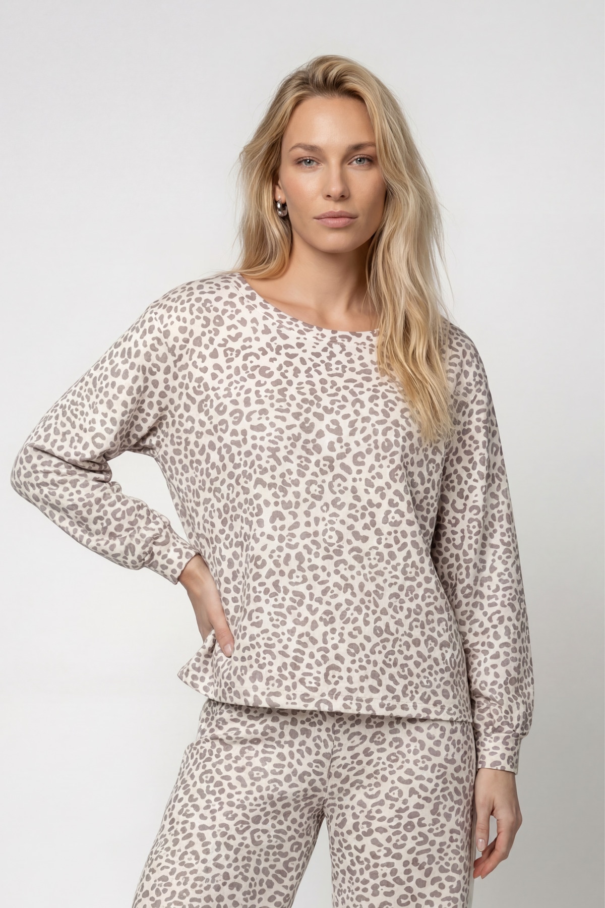 Monari Sweatshirt "Sweatshirt Leo allover", Regular fit mit Leomuster