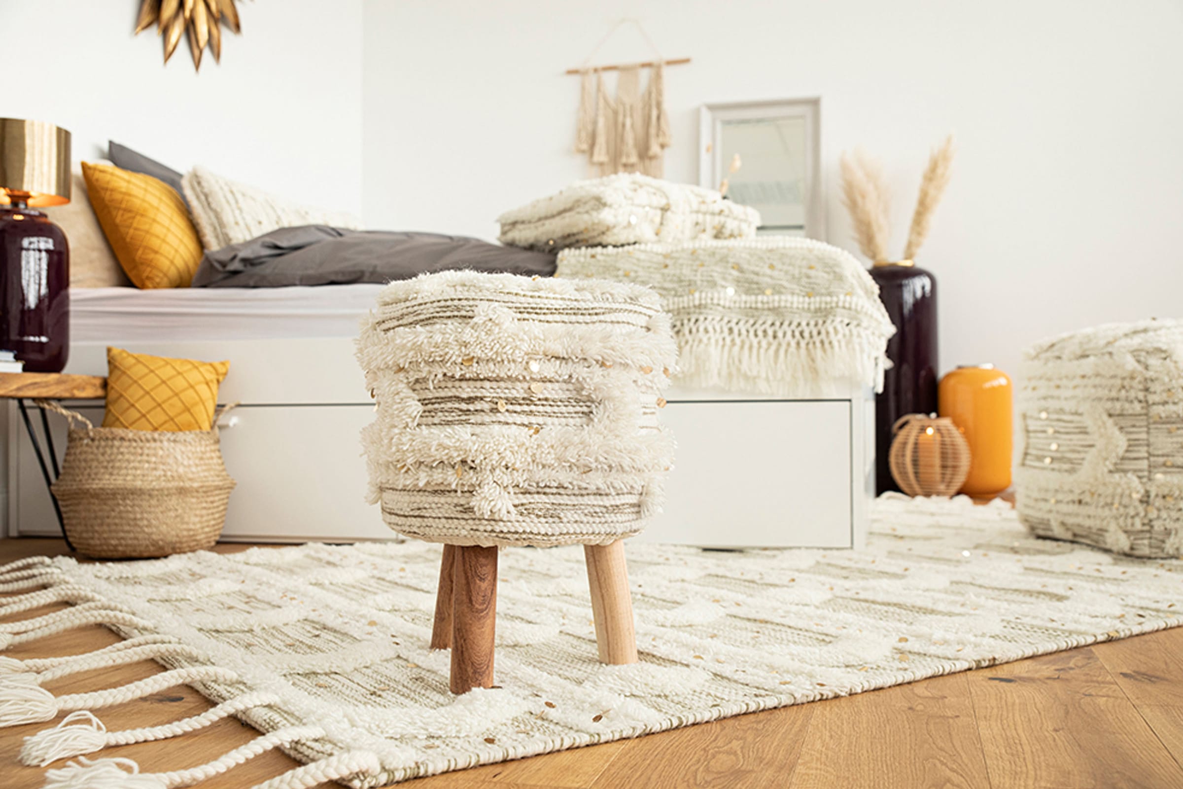 Kayoom Sitzhocker »Hocker Bohist 425, charaktergebende Strukturen mit Fransen und Quasten«, (1 St.), handgefertigtes Unikat, Boho-Style, gut kombinierbar