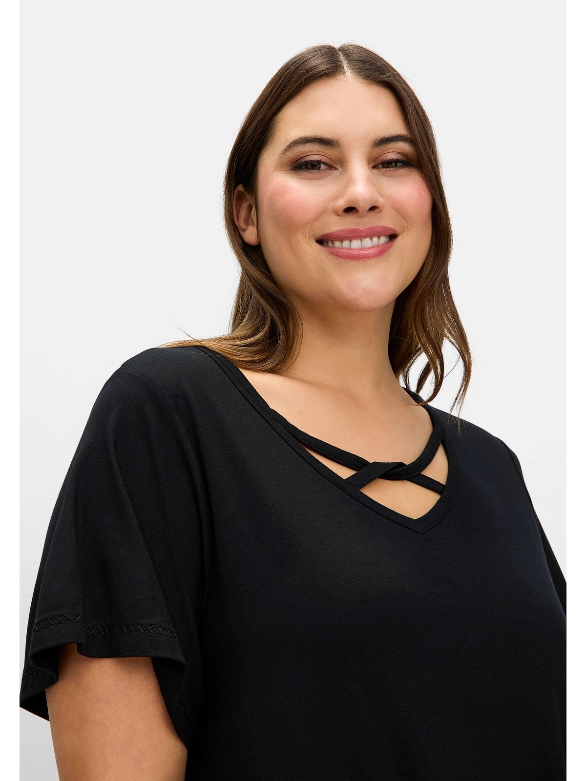 Sheego T-Shirt »Große Größen«, mit verziertem V-Ausschnitt