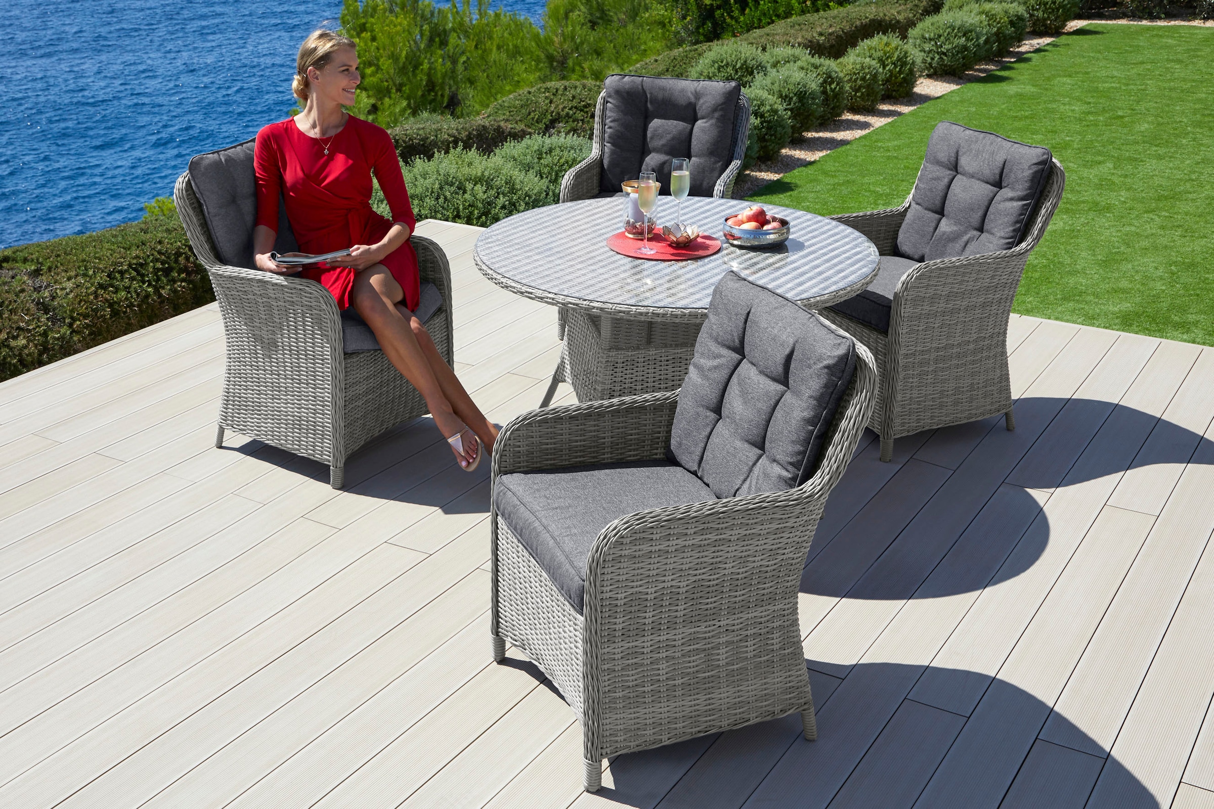 KONIFERA Garten-Essgruppe »Menorca«, (Set, 13 tlg., 4x Sessel, 1x Tisch ØxH: 120x75cm, inkl. Auflagen), Polyrattan, Aluminium, Tischplatte aus 5mm starkem Sicherheitsglas