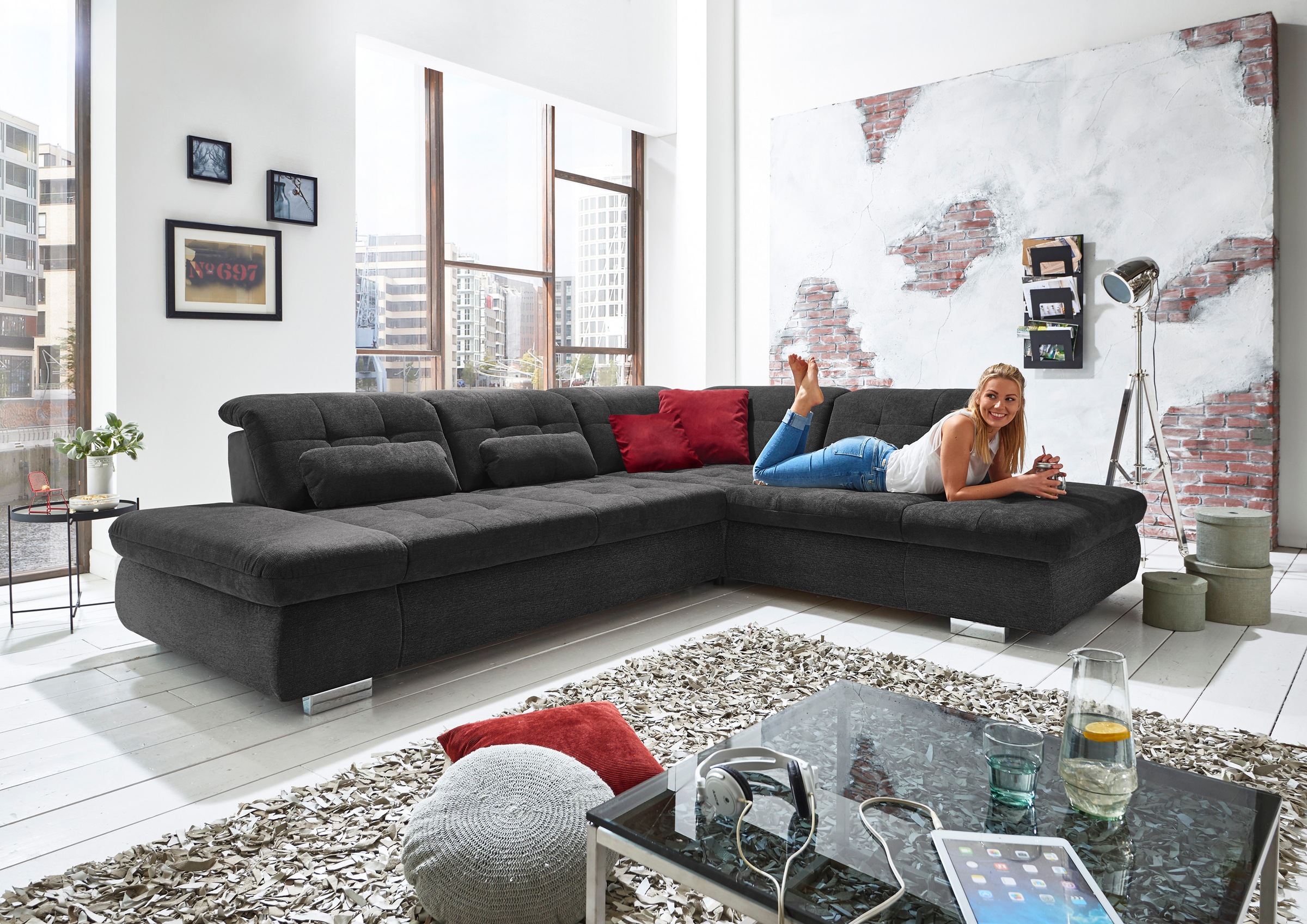 Die PlanBar Ecksofa "MP-IN17004 L-Form, Breite 323 cm, mit Federkern-Polsterung" inkl. Sitztiefenverstellung, wahlweise weitere Funktionen
