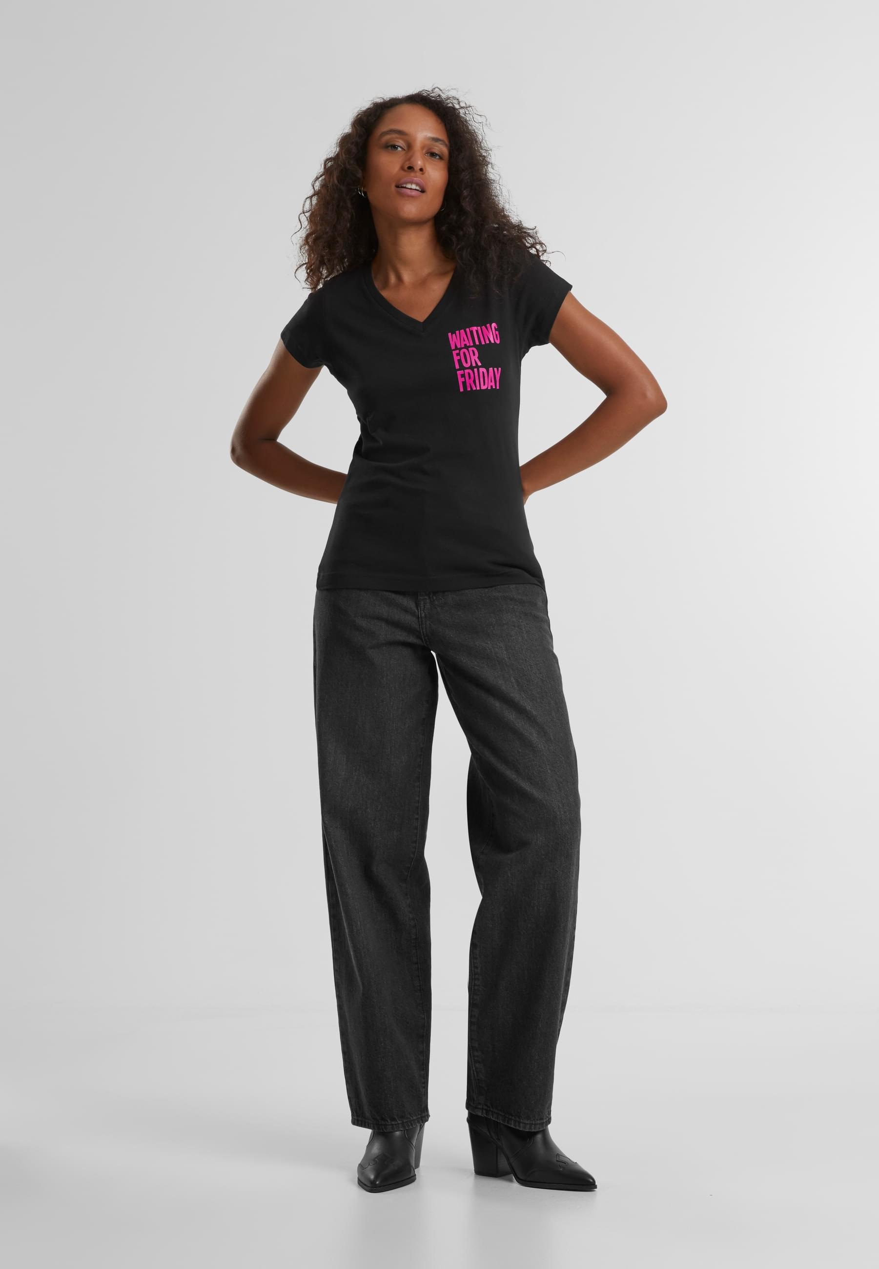 MisterTee T-Shirt »MisterTee Damen Ladies Waiting For Friday Box Tee«, (1 tlg.)