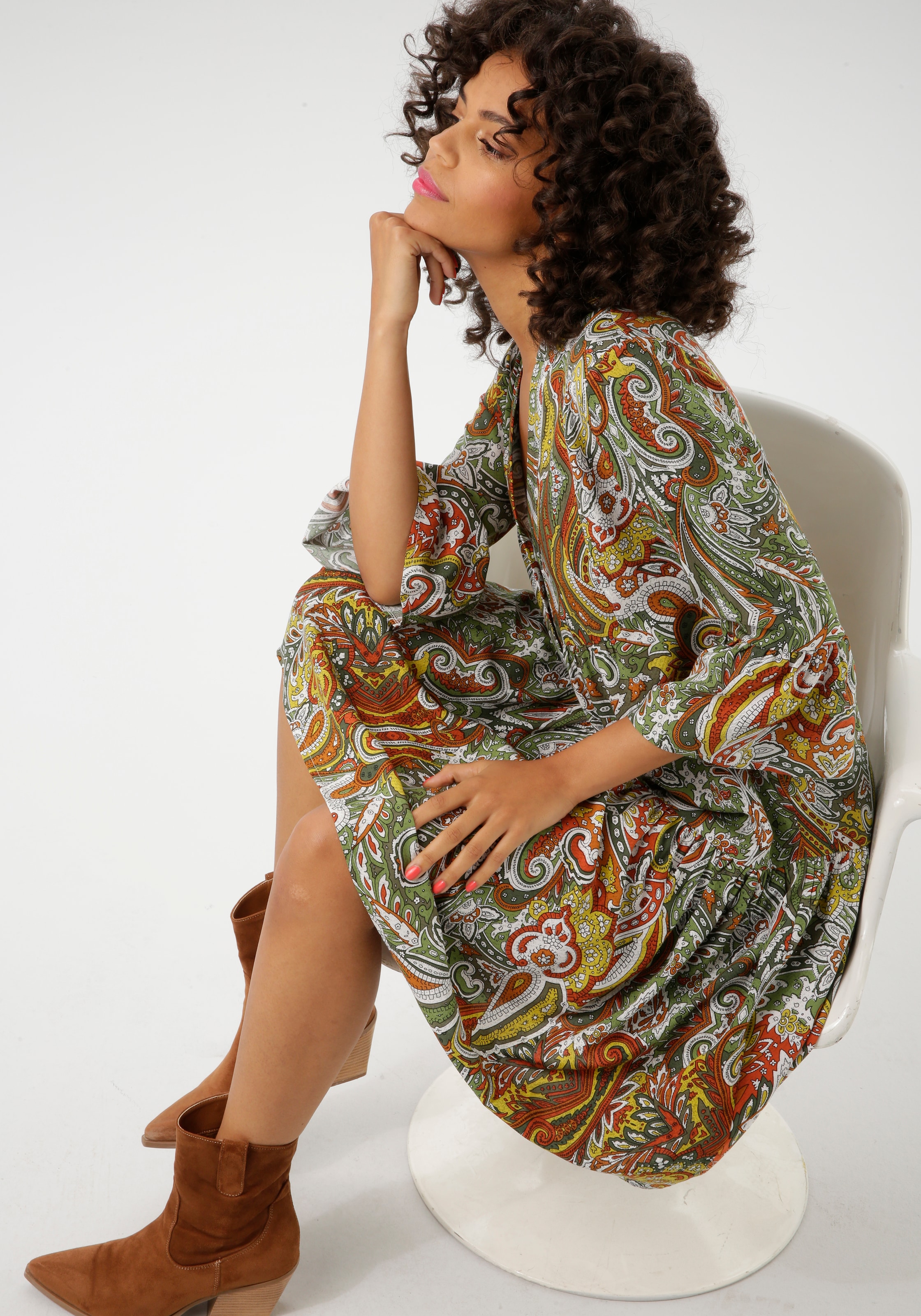 Aniston CASUAL Tunikakleid, mit farbharmonischem, großflächigen Paisley-Muster - NEUE KOLLEKTION