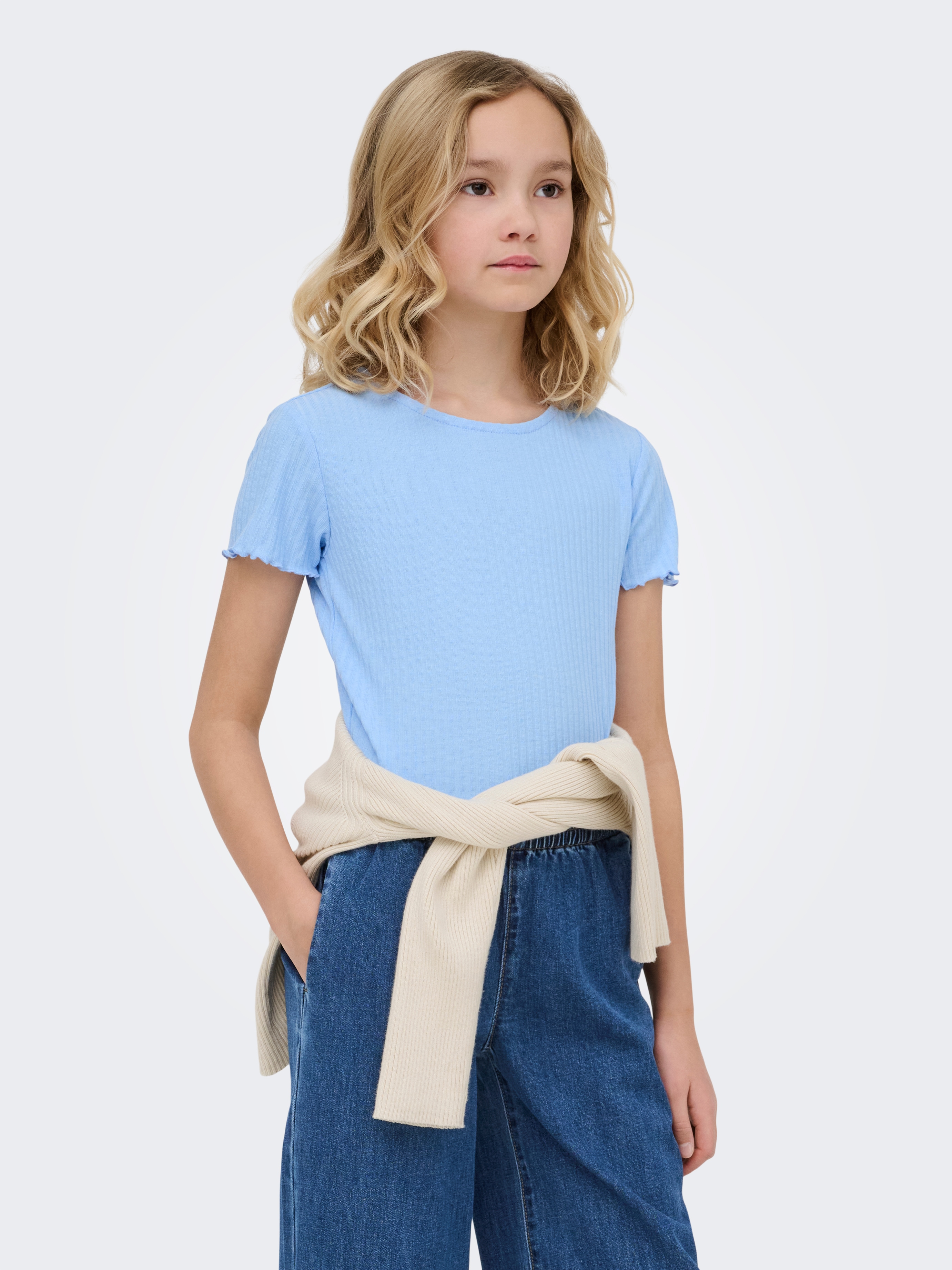 KIDS ONLY T-Shirt "KOGNELLA S/S O-NECK TOP NOOS JRS" mit süßer Wellenkante