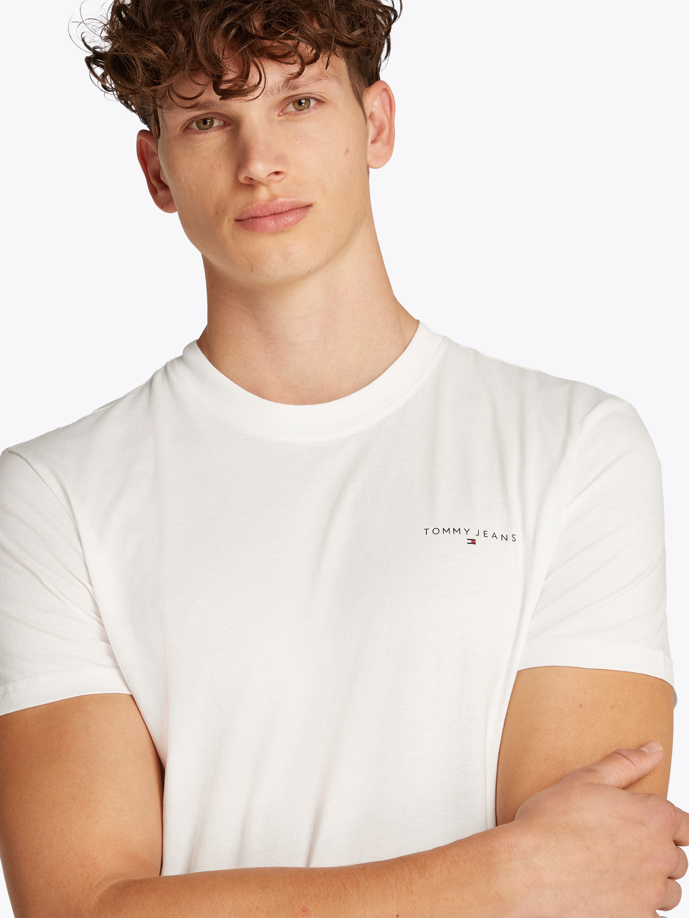 Tommy Jeans "TJM SLIM LINEAR CHEST SS TEE EXT" mit Logodruck günstig online kaufen