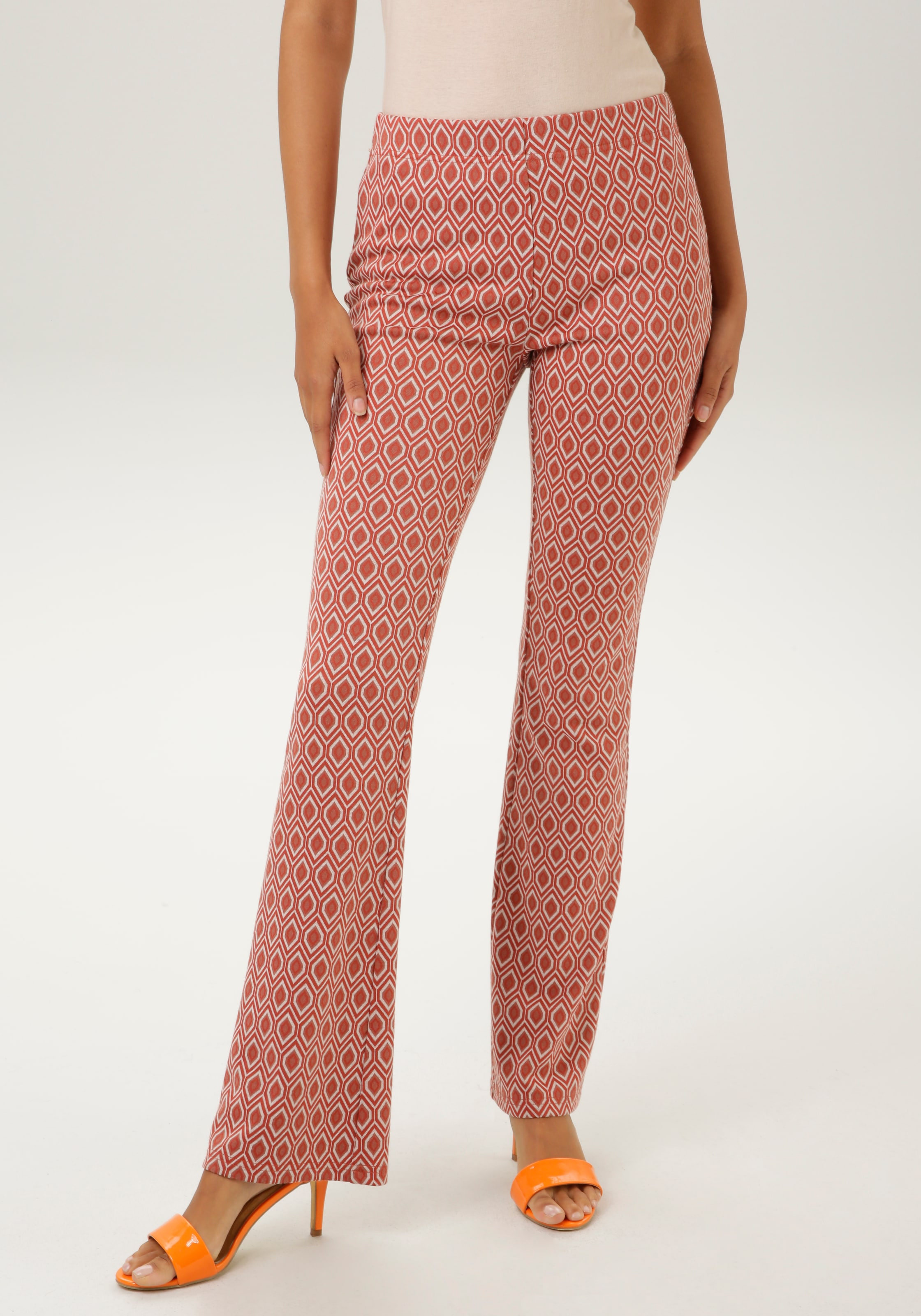 Aniston CASUAL Schlupfhose, mit Rauten-Muster günstig online kaufen