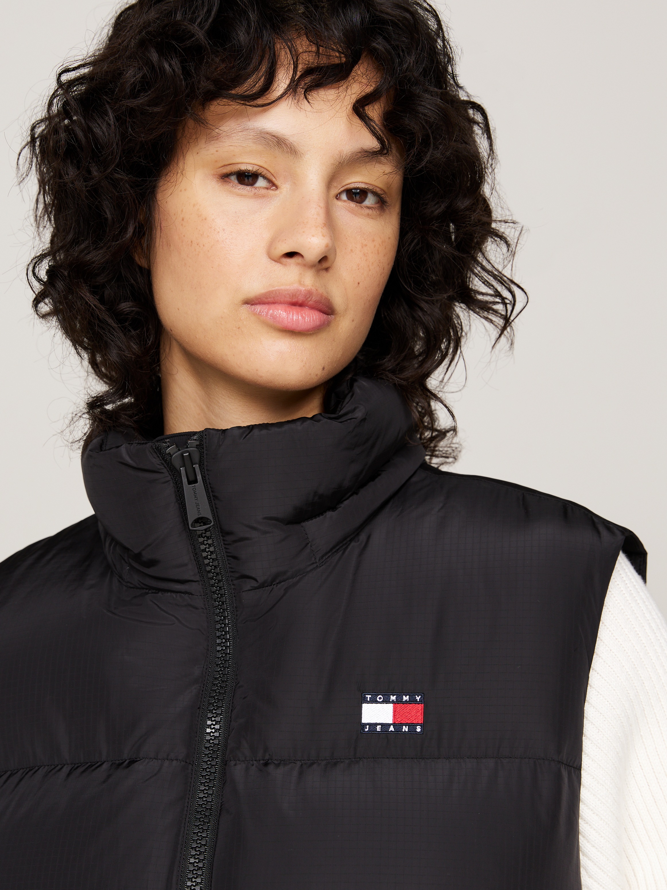 Tommy Jeans Steppweste »TJW ALASKA PUFFER VEST«, mit Logostickerei