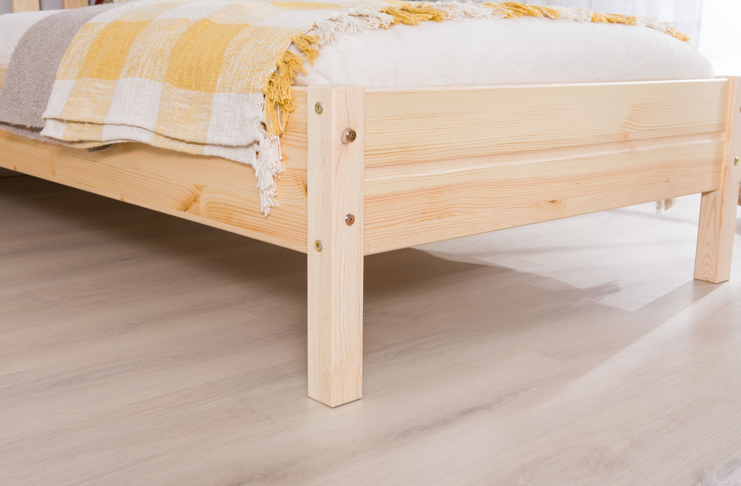 Ticaa Futonbett »Merci«, Einzelbett, aus Kiefer Massivholz, inkl. Rollrost