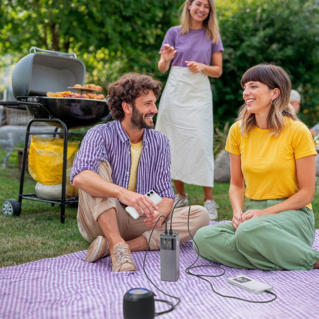 Hama Powerbank »Powerbank (200 W, 24000 mAh, 2x USB-C, 1x USB-A, Schnellladen)« 3.900 mAh