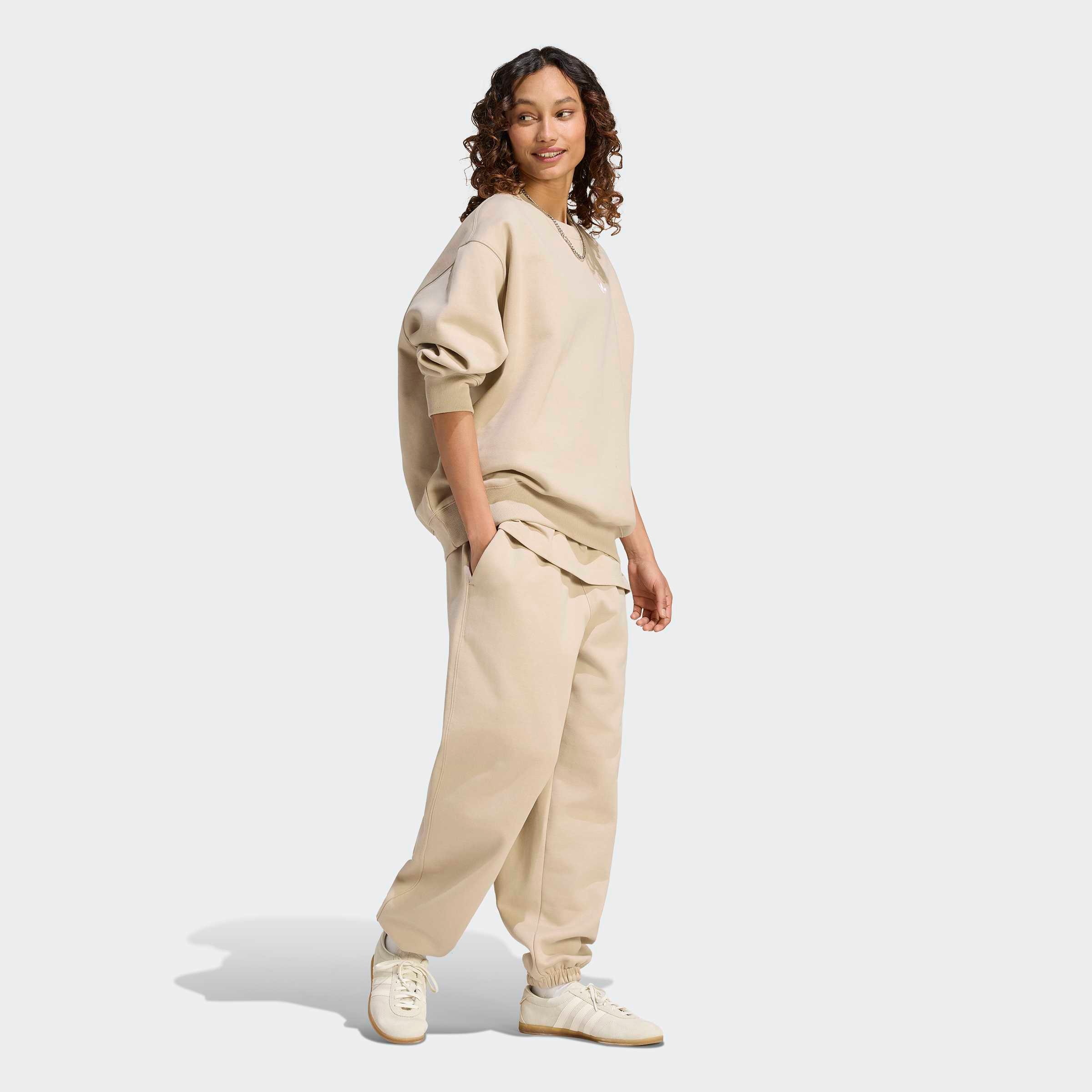 adidas Originals Sweatshirt »ESS FL CRW OS«, mit Rundhalsausschnitt, ohne Verschluss, in normaler Schnittform
