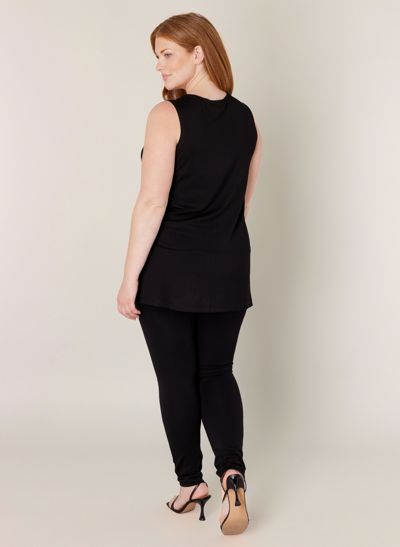 Base Level Curvy Trägertop Hüftbedeckender Schnitt mit Schlitzen am Saum