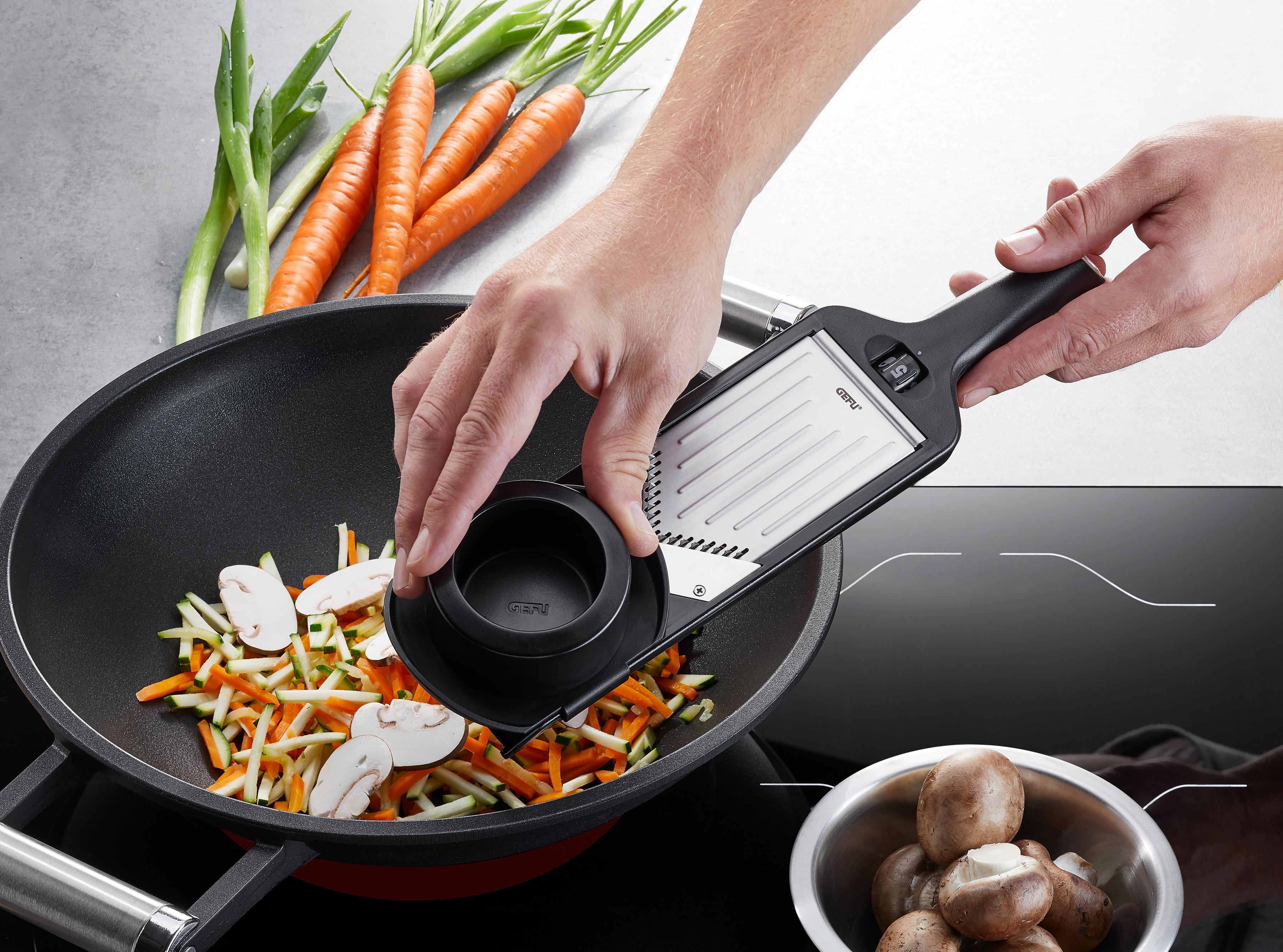 Thumbnail - GEFU Gemüsehobel "VIOLI 2.0" V-Hobel Julienne