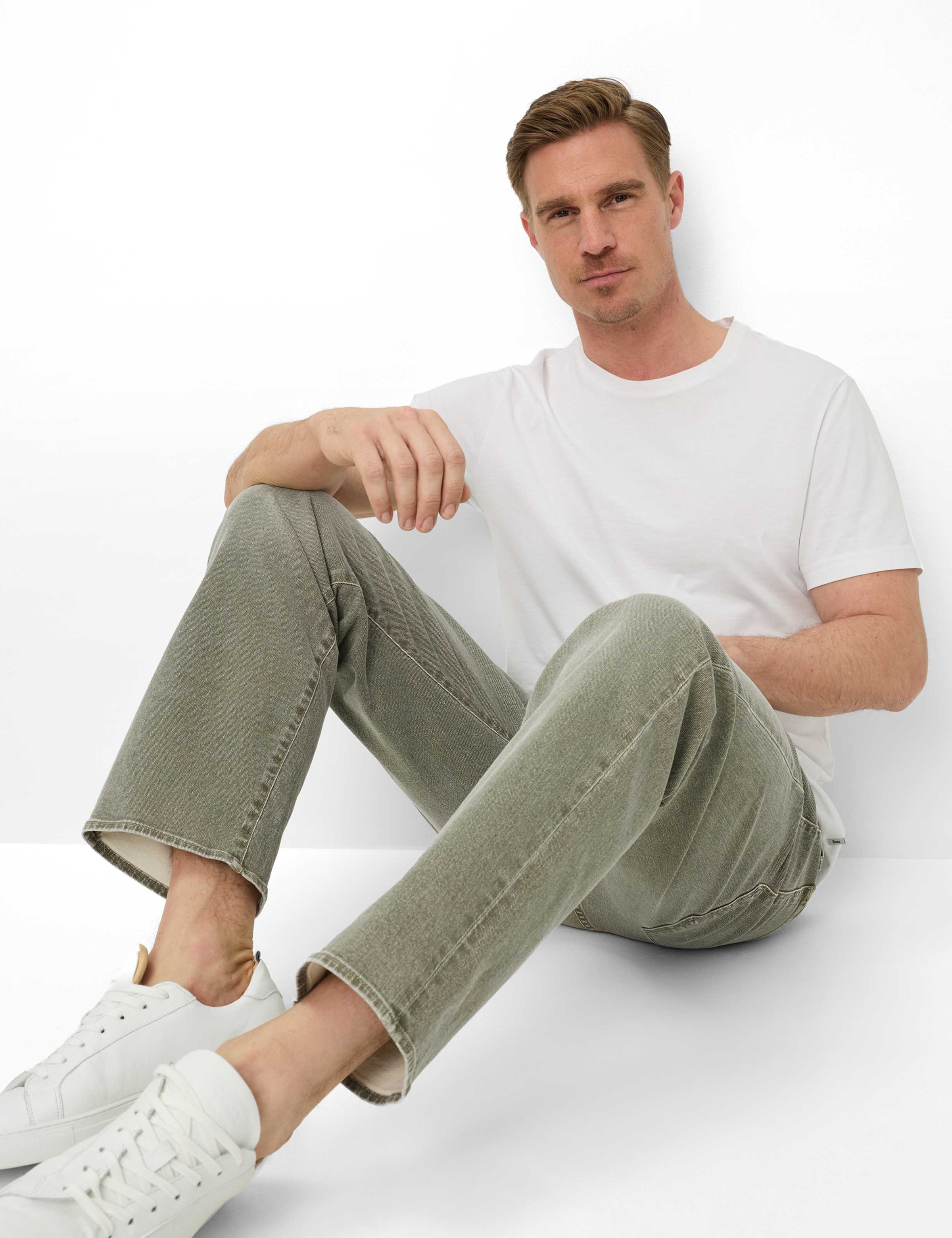 Brax Clint Straight Fit Jeans Olive 36/L30 3