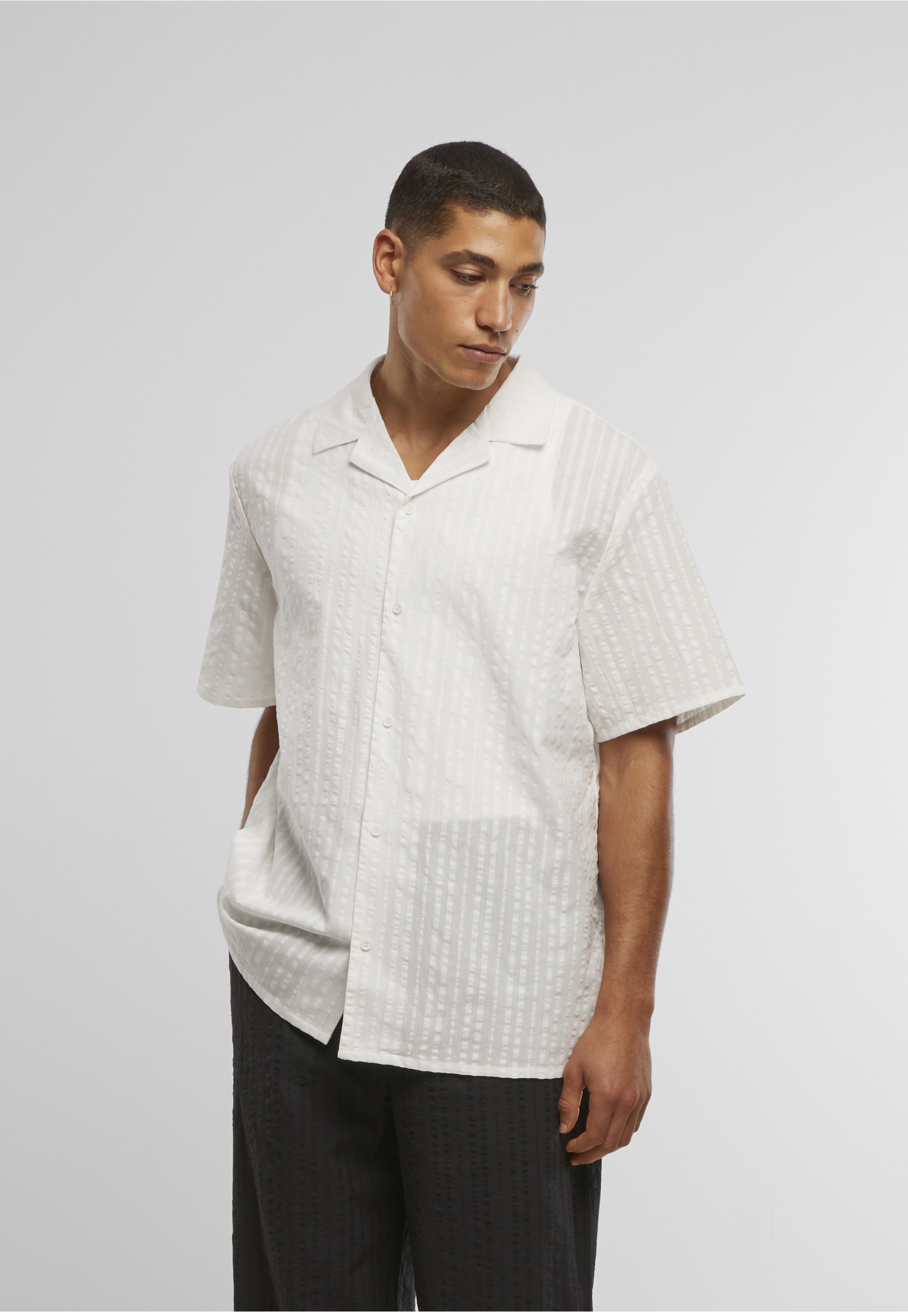 URBAN CLASSICS Langarmhemd »Urban Classics Seersucker Resort Shirt« 1