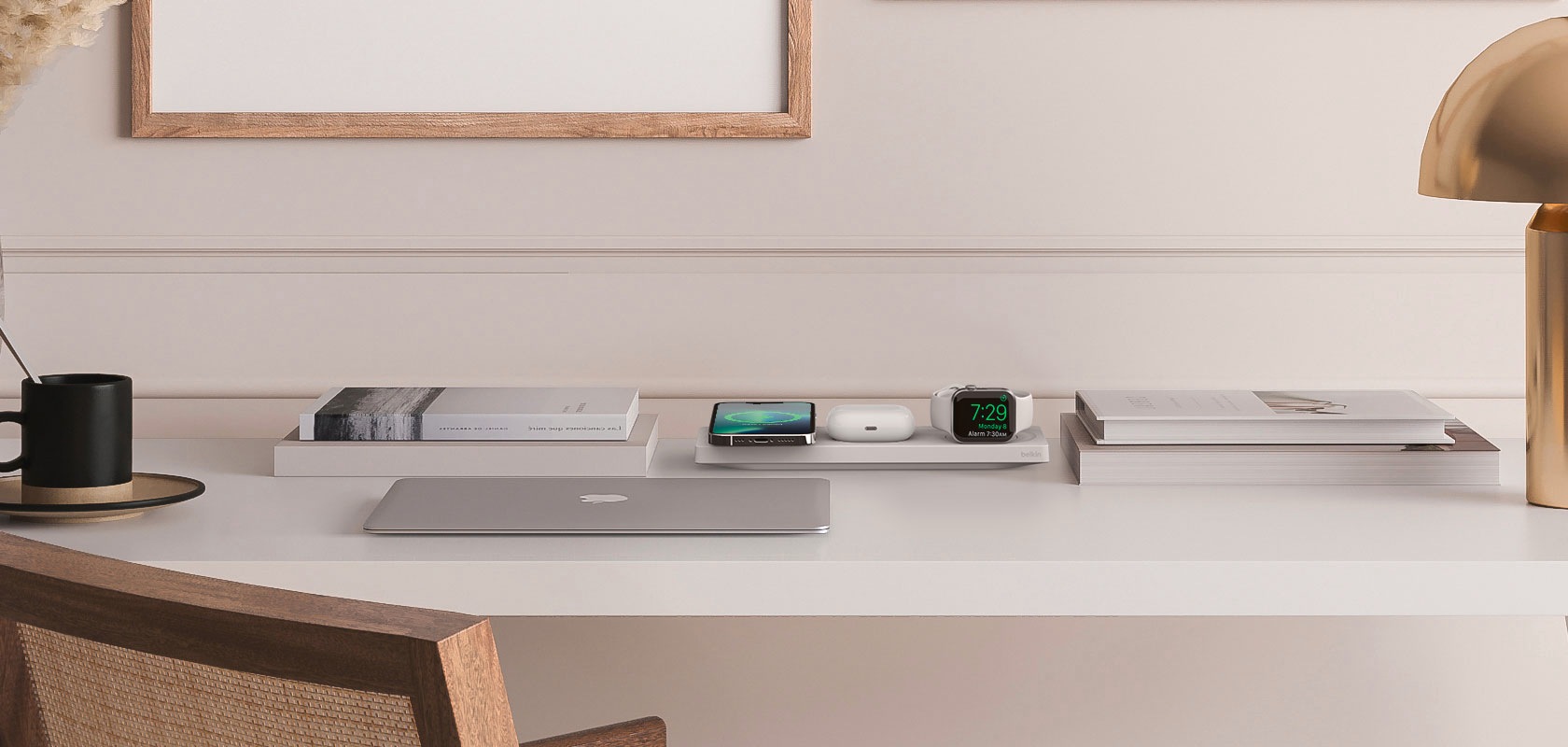 Belkin Smartphone-Ladegerät »Belkin drahtloses 3-in-1 MagSafe Ladepad«, (inkl. Netzteil kompatibel für iPhone der Serie 15/14/13/12), für iPhone, Apple Watch und AirPods, Wireless Ladegerät/Ladestation