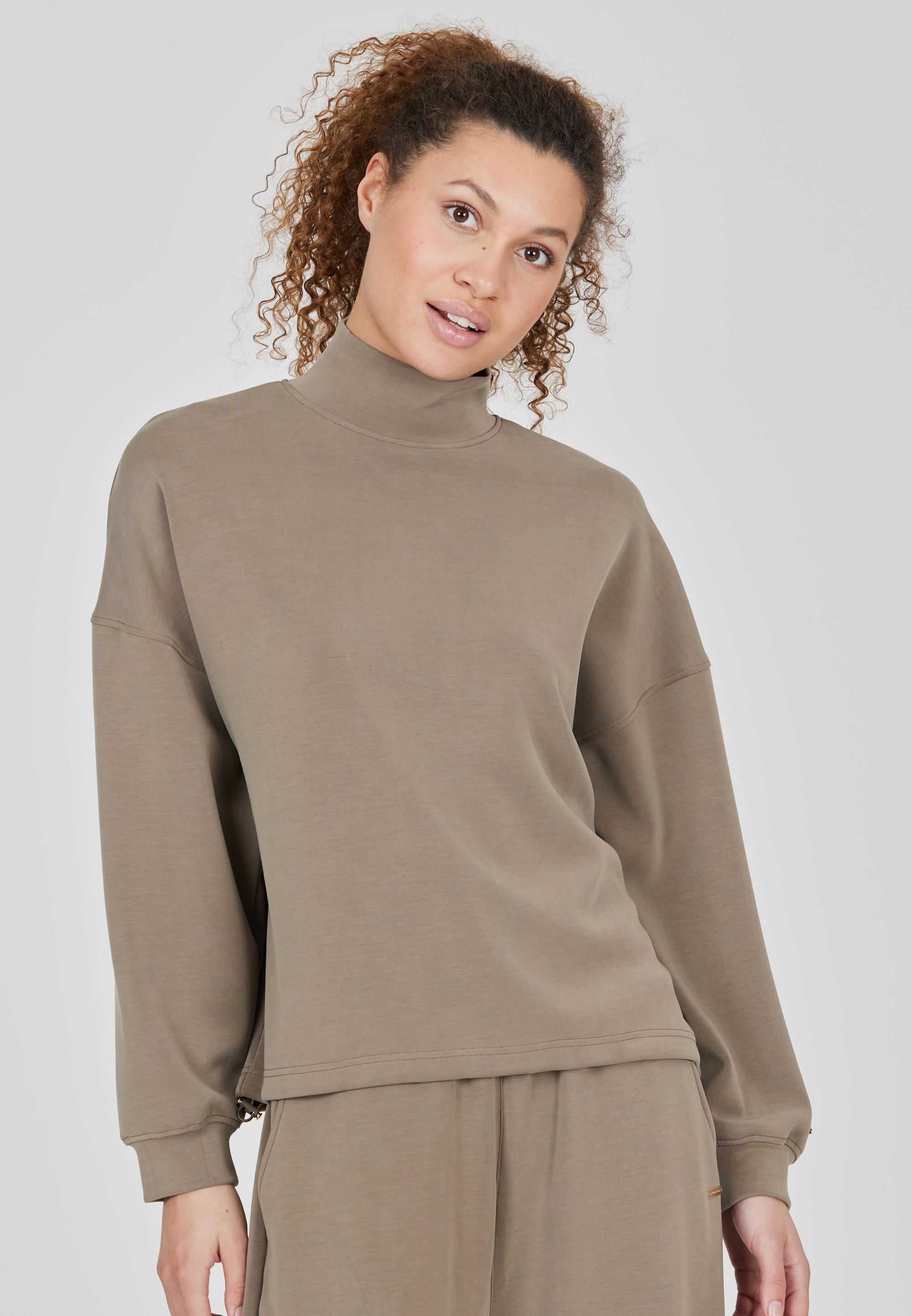 ATHLECIA Sweatshirt »Paris«, mit hohem Kragen und Tragekomfort