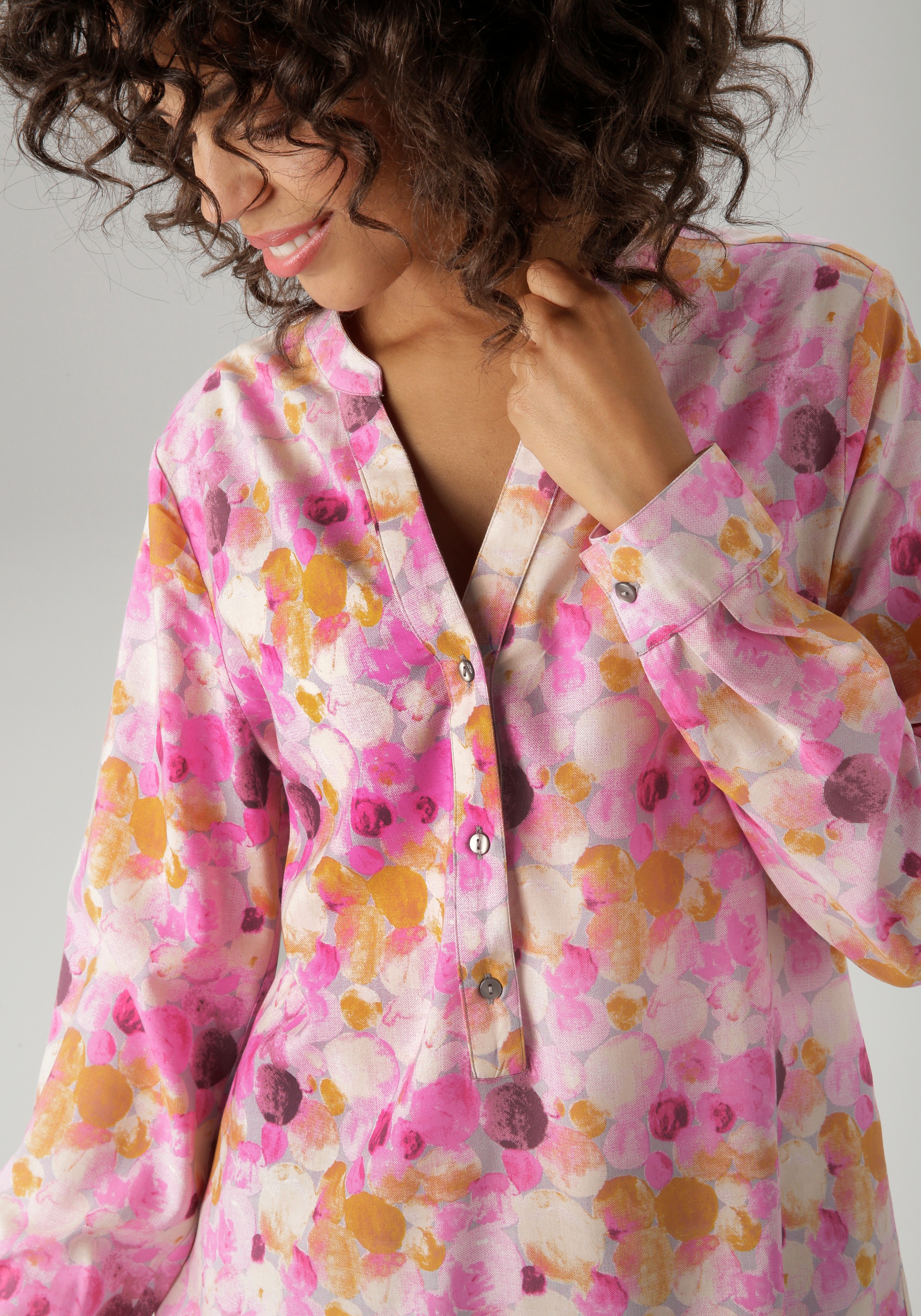 Aniston CASUAL Schlupfbluse, mit farbharmonischem, grafischen Druck im Batik-Look - NEUE KOLLEKTION