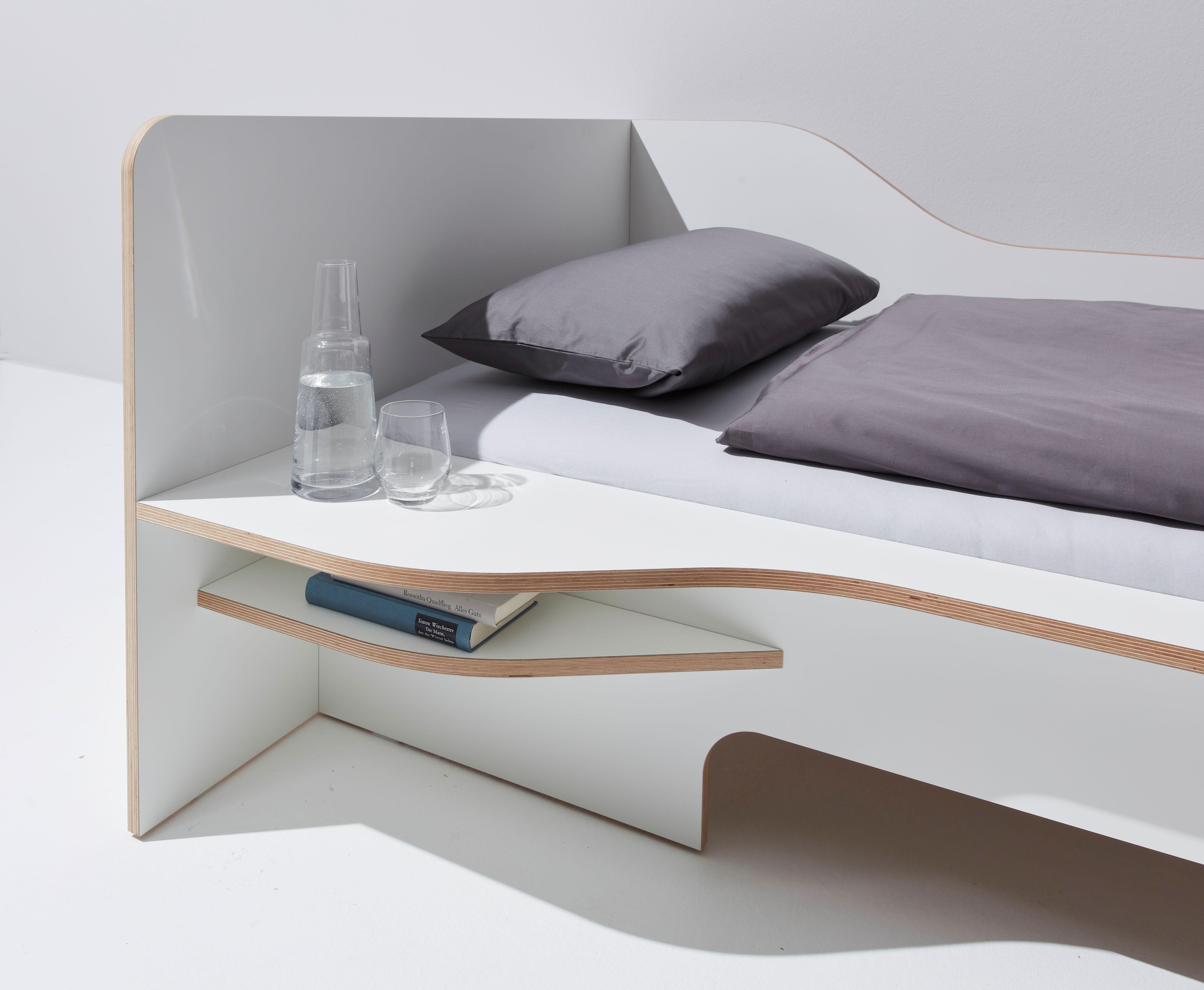 Müller SMALL LIVING Funktionsbett »PLANE«, aus Birkenschichtholz mit geschwungenem Seitenteil