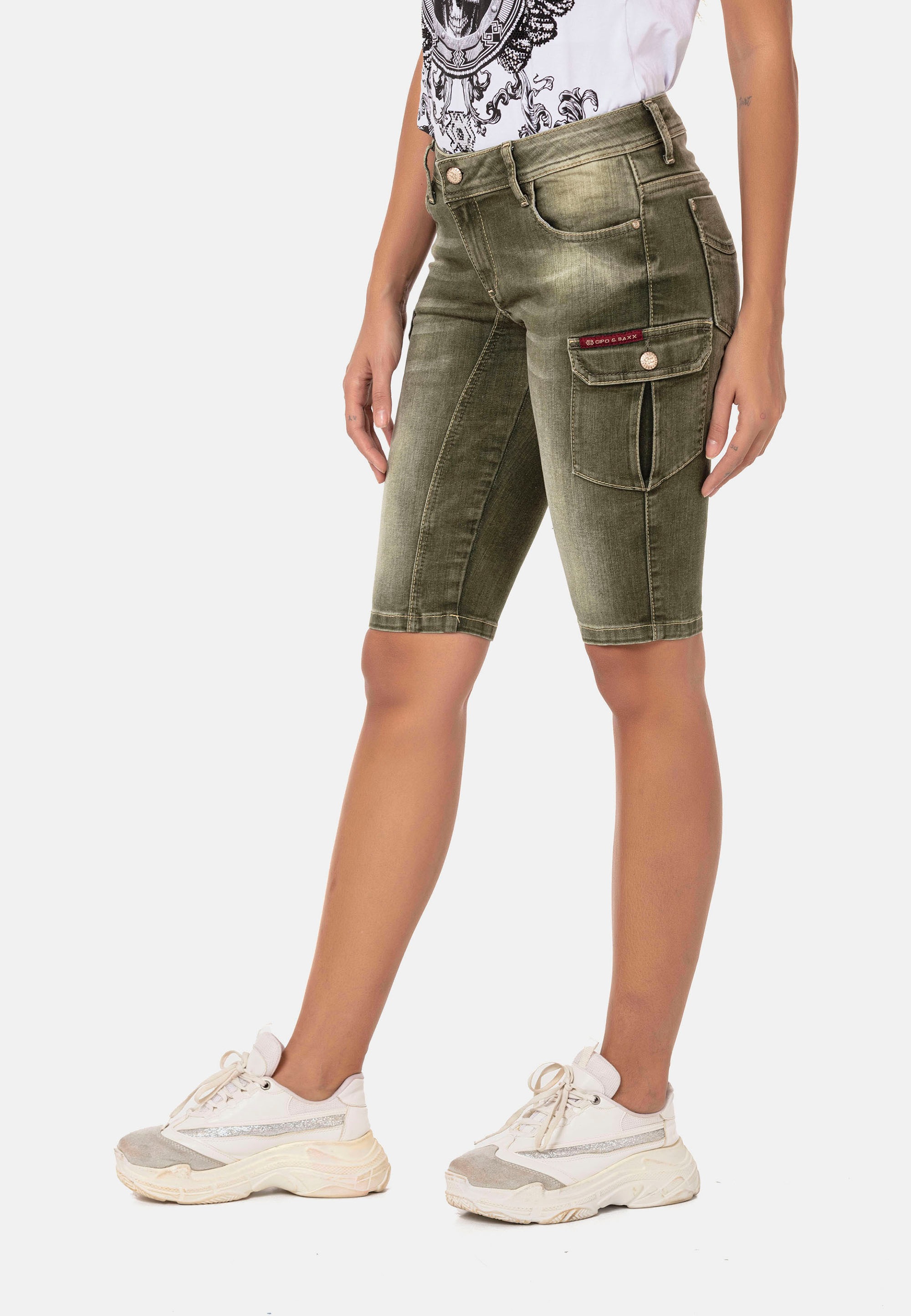 Cipo & Baxx Shorts, mit trendigen Cargotaschen