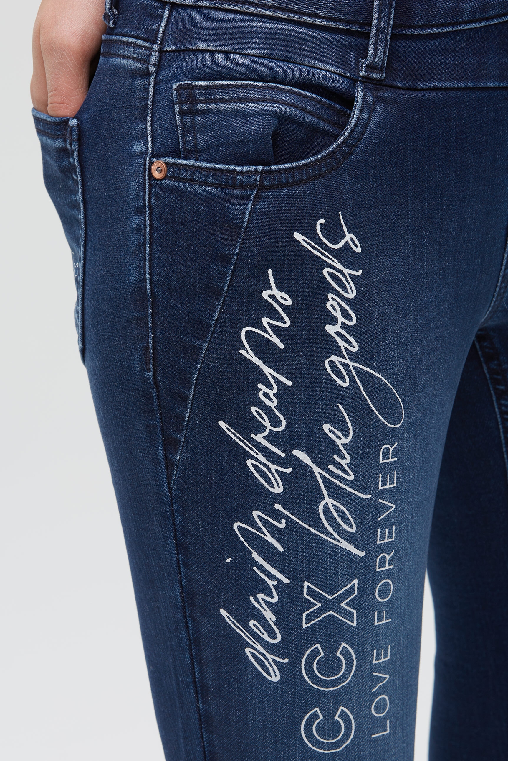 SOCCX Slim-fit-Jeans, mit verkürztem Bein