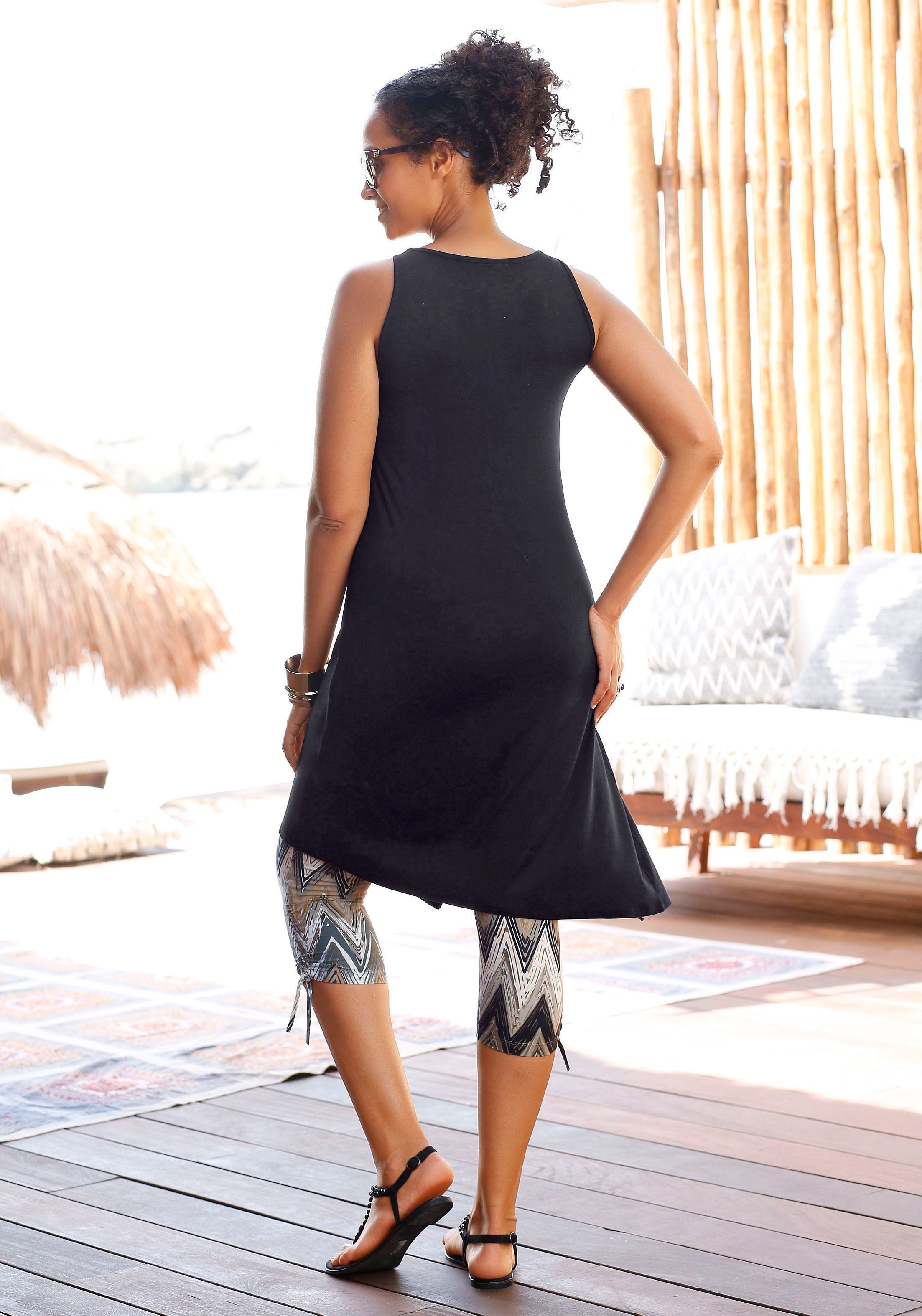 Thumbnail - Beachtime Longtop mit asymmetrischem Saum und Schlitz, Sommerkleid, Strandkleid