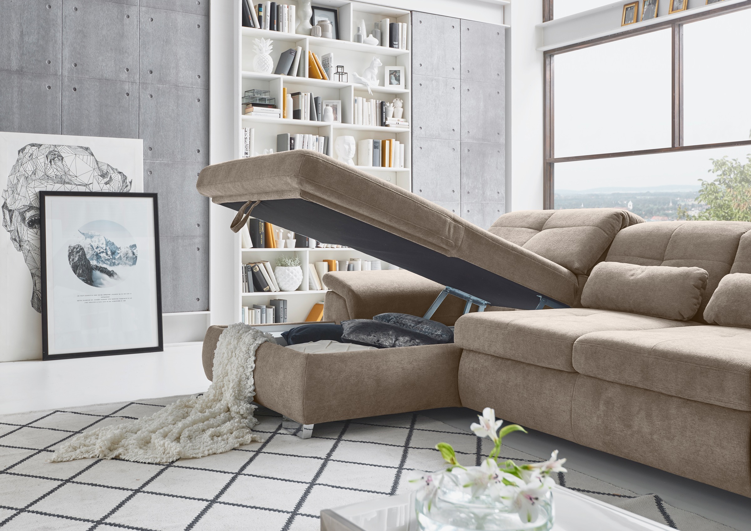 Die PlanBar Ecksofa »MP-IN16037 L-Form mit Federkern-Polsterung«, mit Sitztiefenverstellung & Zierkissen