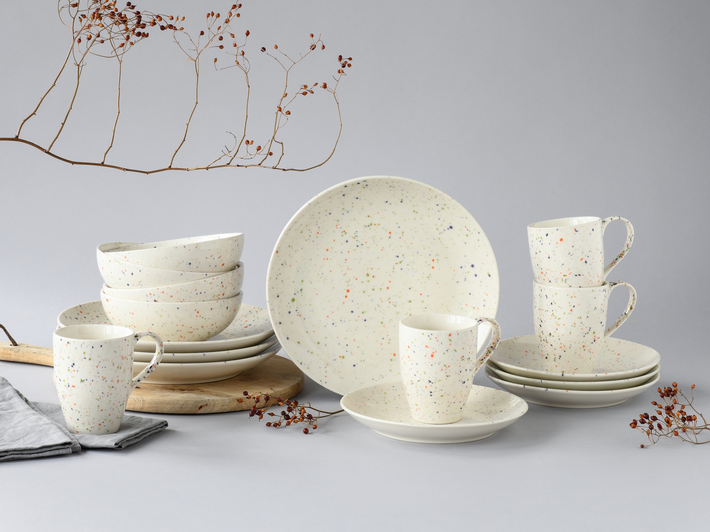 CreaTable Kombiservice »Confetti, Kombi-Service 16-tlg.«, (Set, 16 tlg.), Unregelmäßige bunte Punkte, Gute Laune Geschirr, Frisch, Freundlich