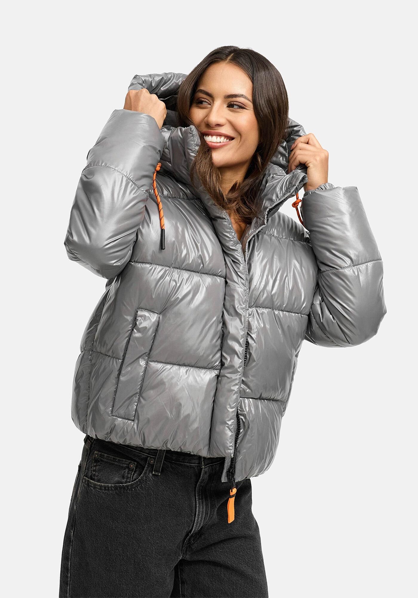 Marikoo Winterjacke »Skyraa«, Leicht glänzendes Obermaterial mit moderner Steppung