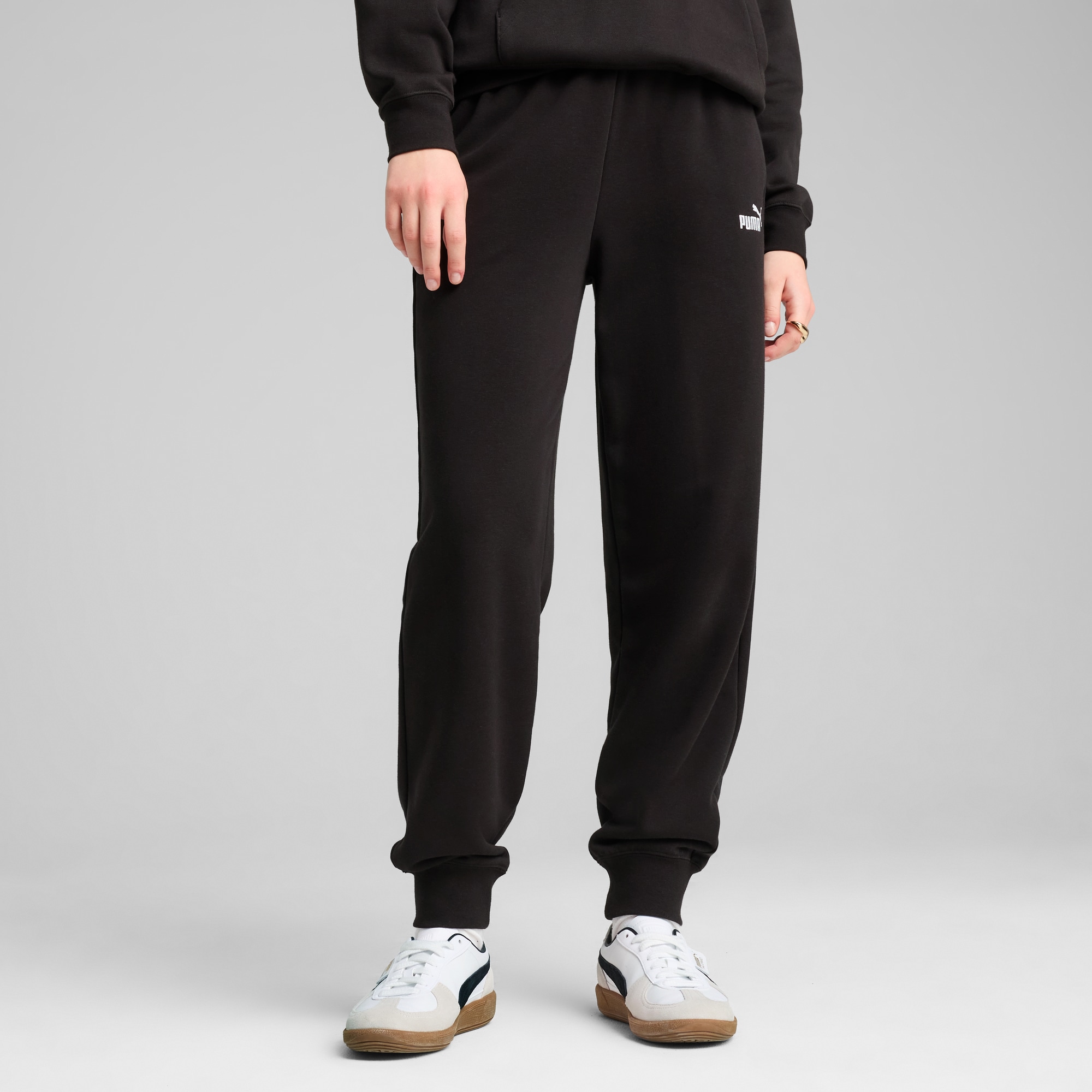 PUMA Trainingshose "ESS SMALL NO. 1 LOGO COMFORT HIGH-WAIST SWEATPANTS TR C günstig online kaufen