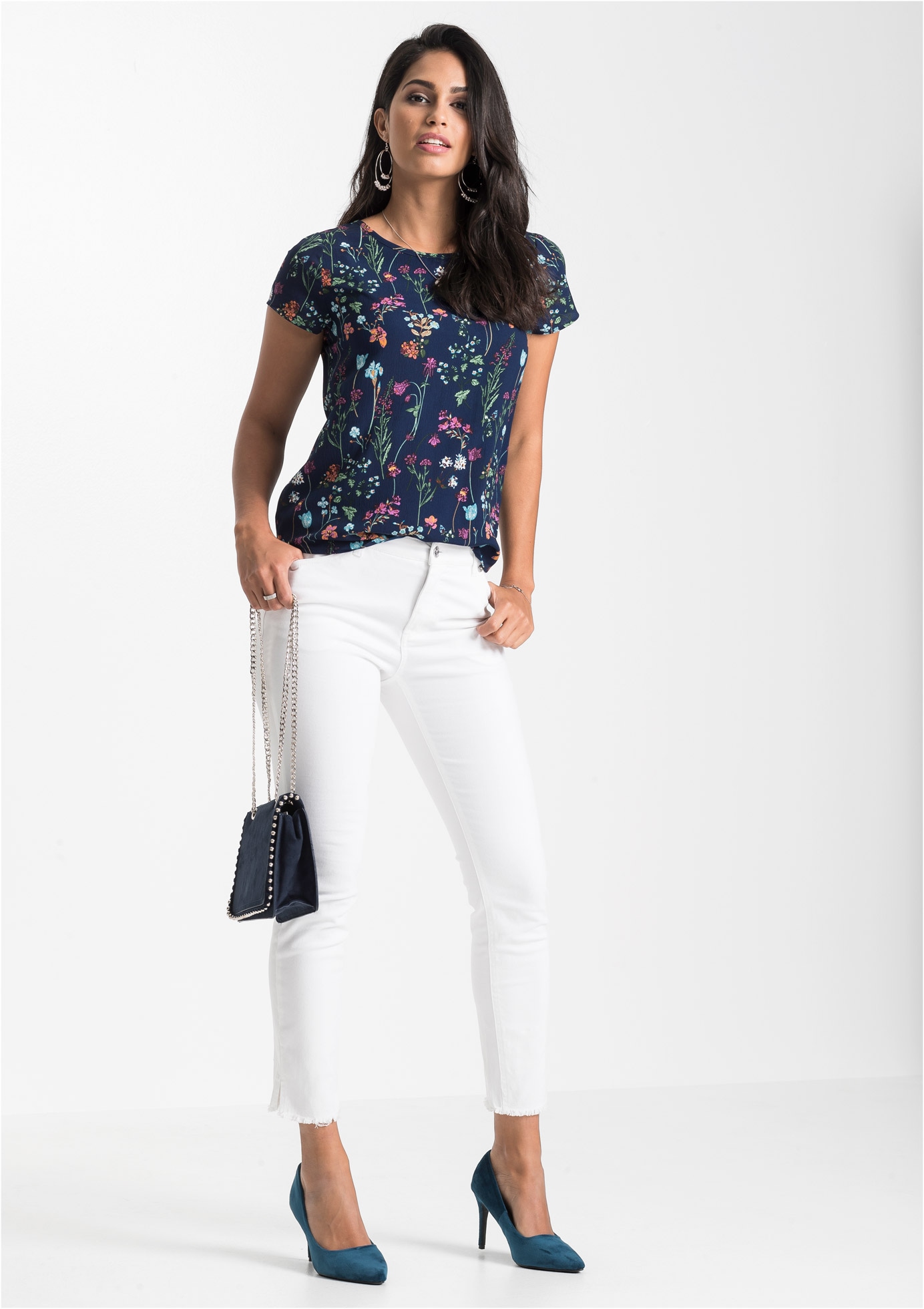 bonprix Shirtbluse figurumspielende Passform, für Frühjahr und Sommer, aus Polyester