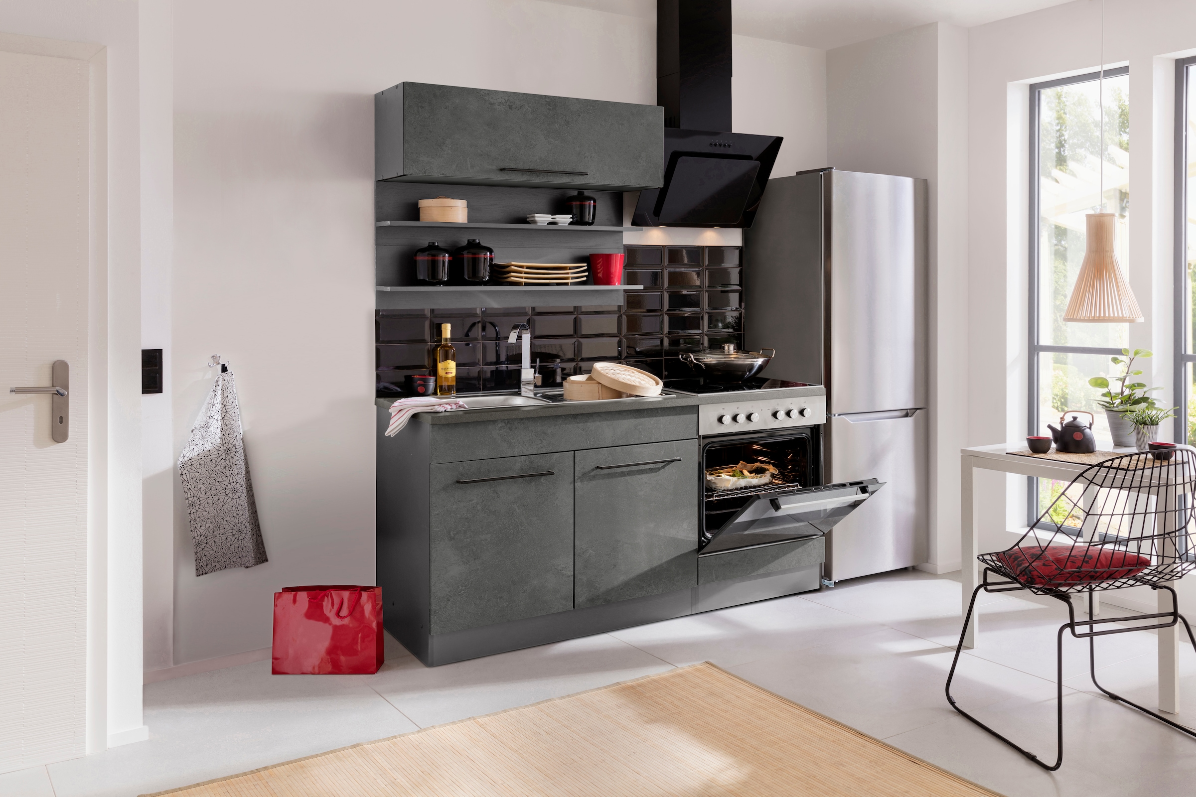 KOCHSTATION Küchenzeile »KS-Tulsa«, mit E-Geräten, Breite 160 cm, schwarze Metallgriffe